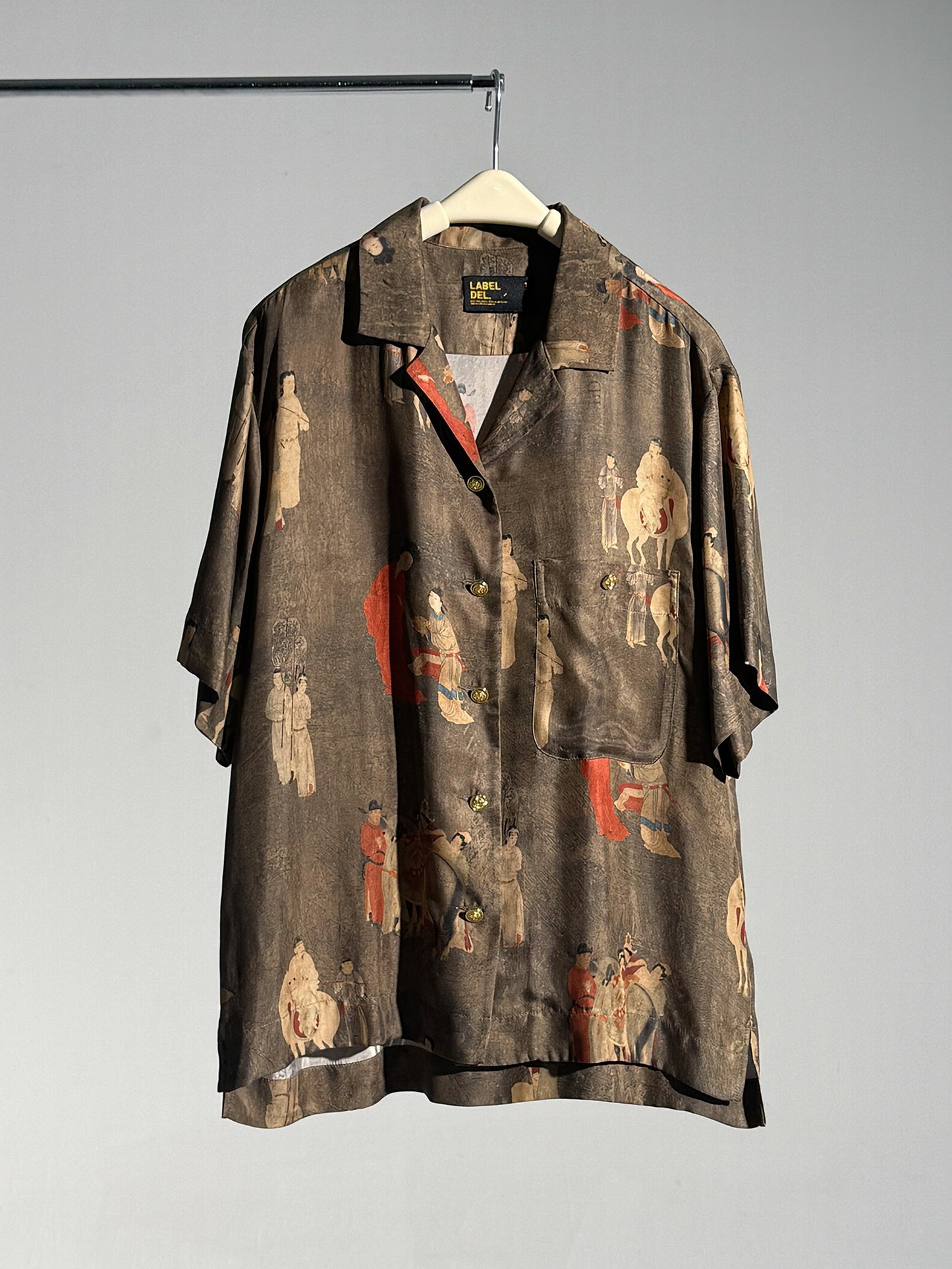 26SS 古铜人印花铜氨古巴领白底图