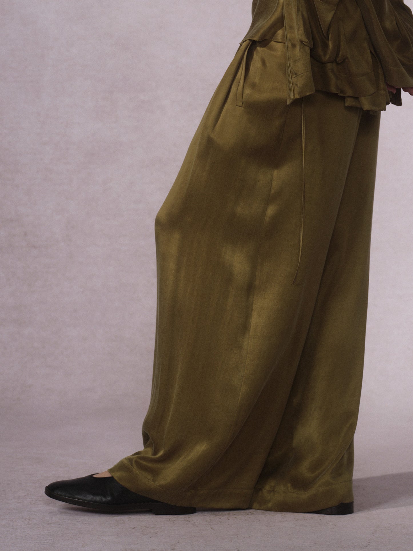 26SS 橄榄绿铜氨棉长裤1