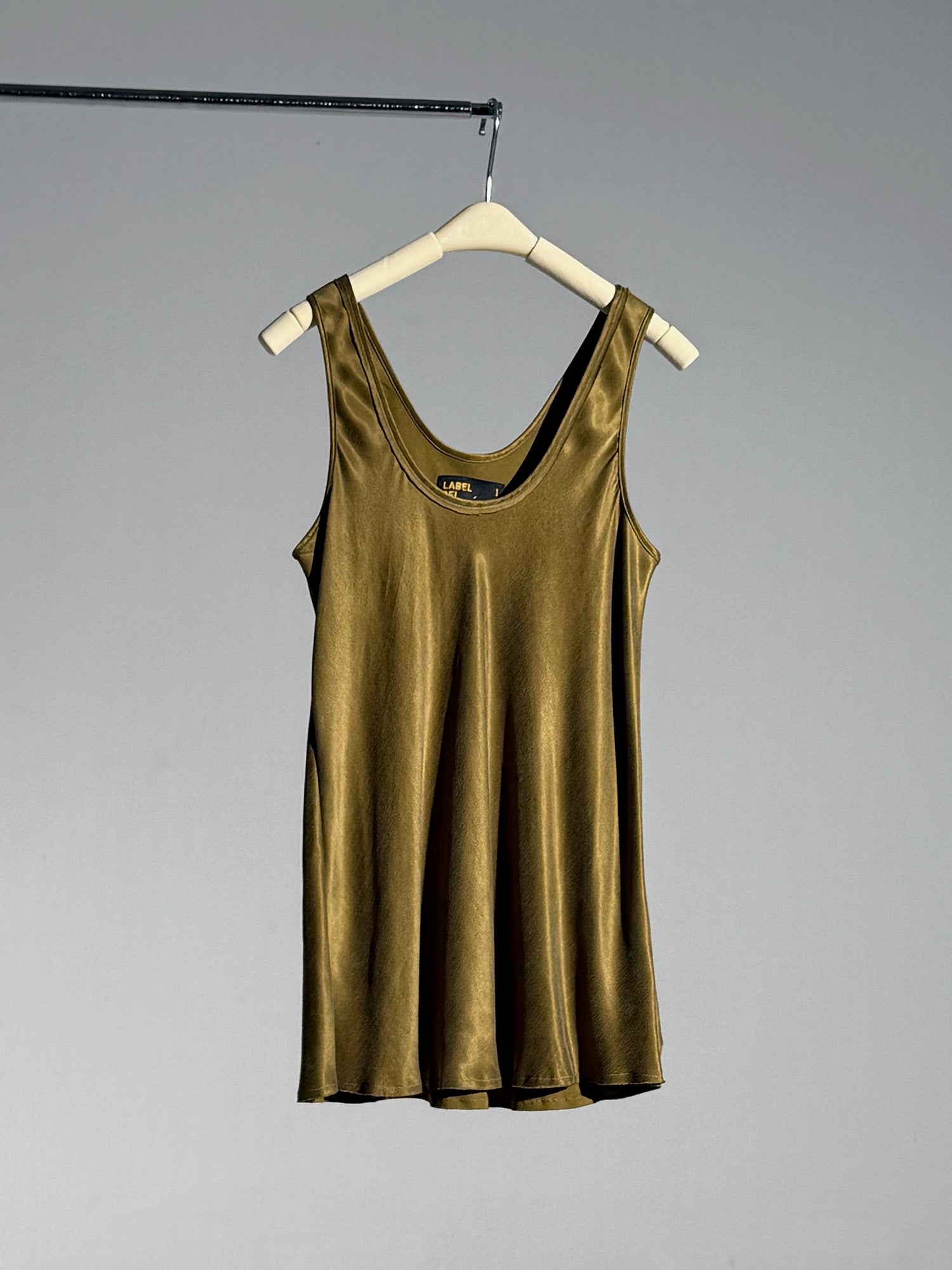 26SS 橄榄绿铜氨棉背心白底图