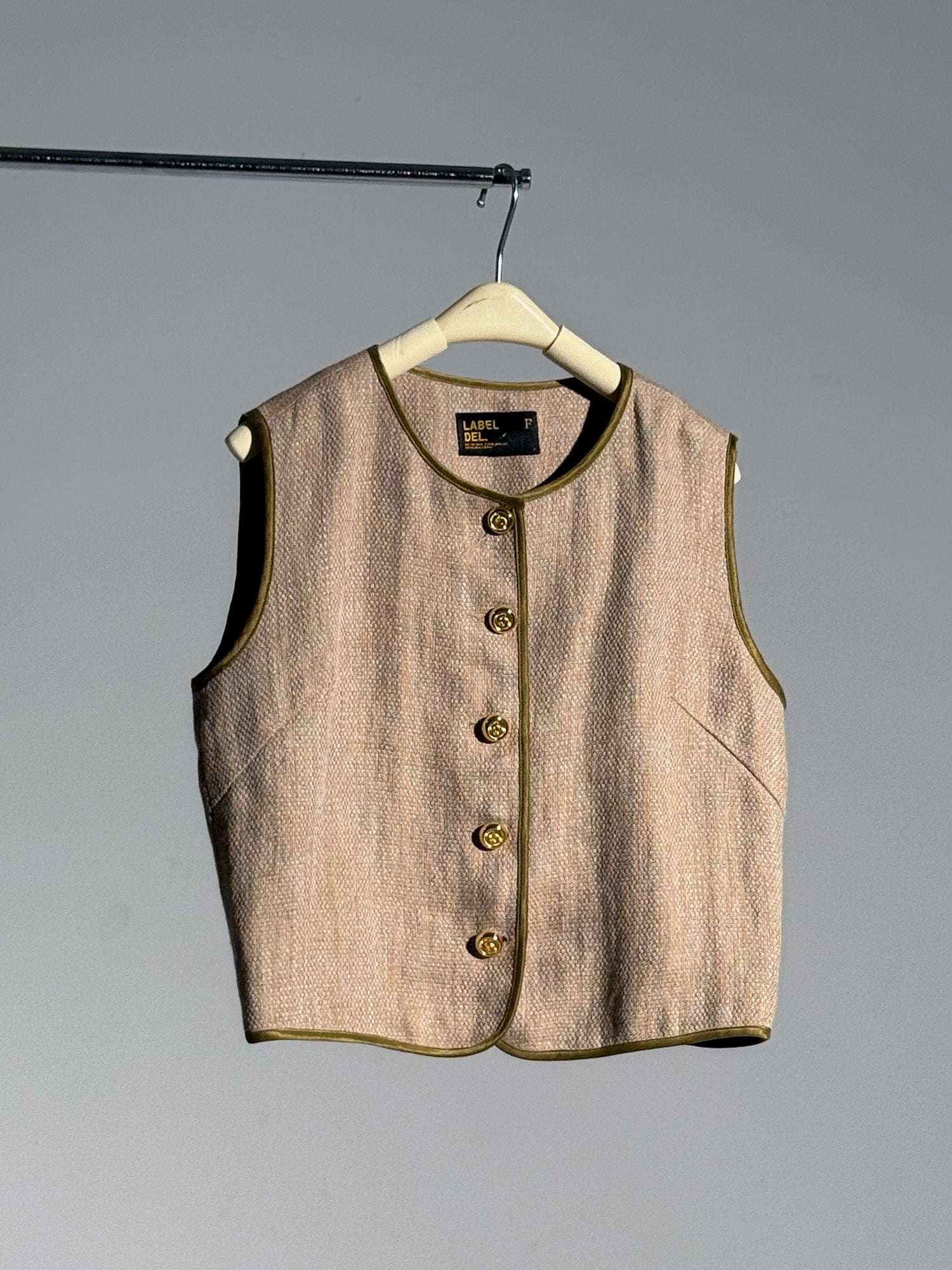 26SS 沉香黄麻马甲白底图