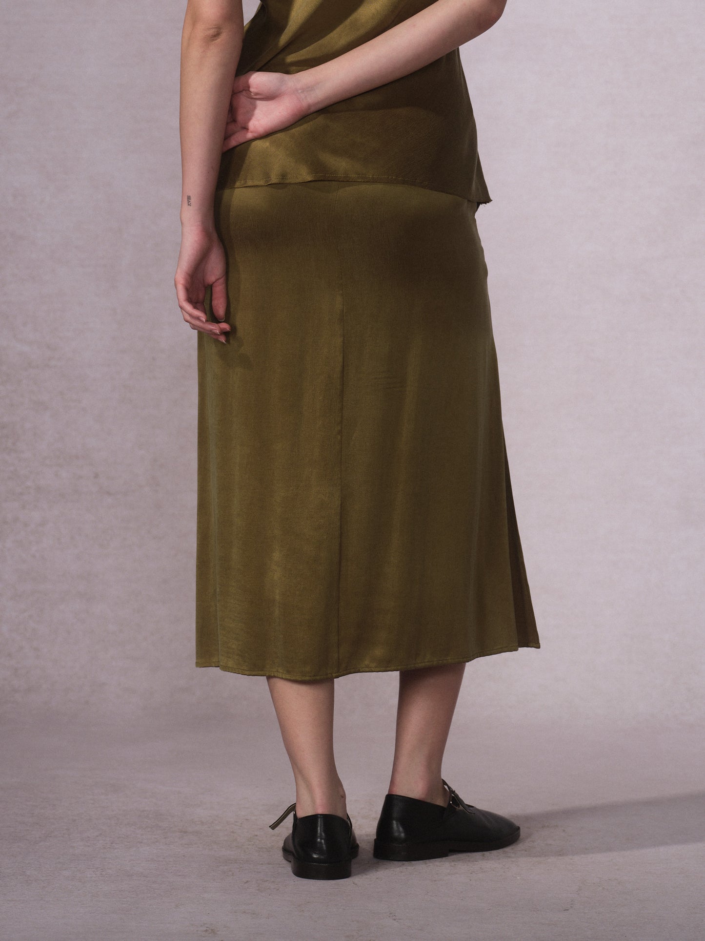 26SS 橄榄绿铜氨棉开叉半裙1