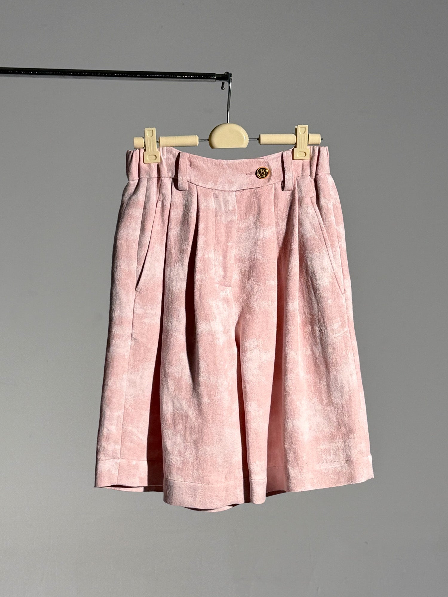 26SS 粉迷彩短裤白底图