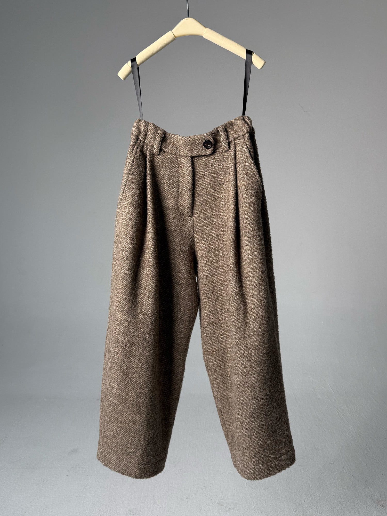 LABELDEL 25AW咖色羊毛九分裤白底图