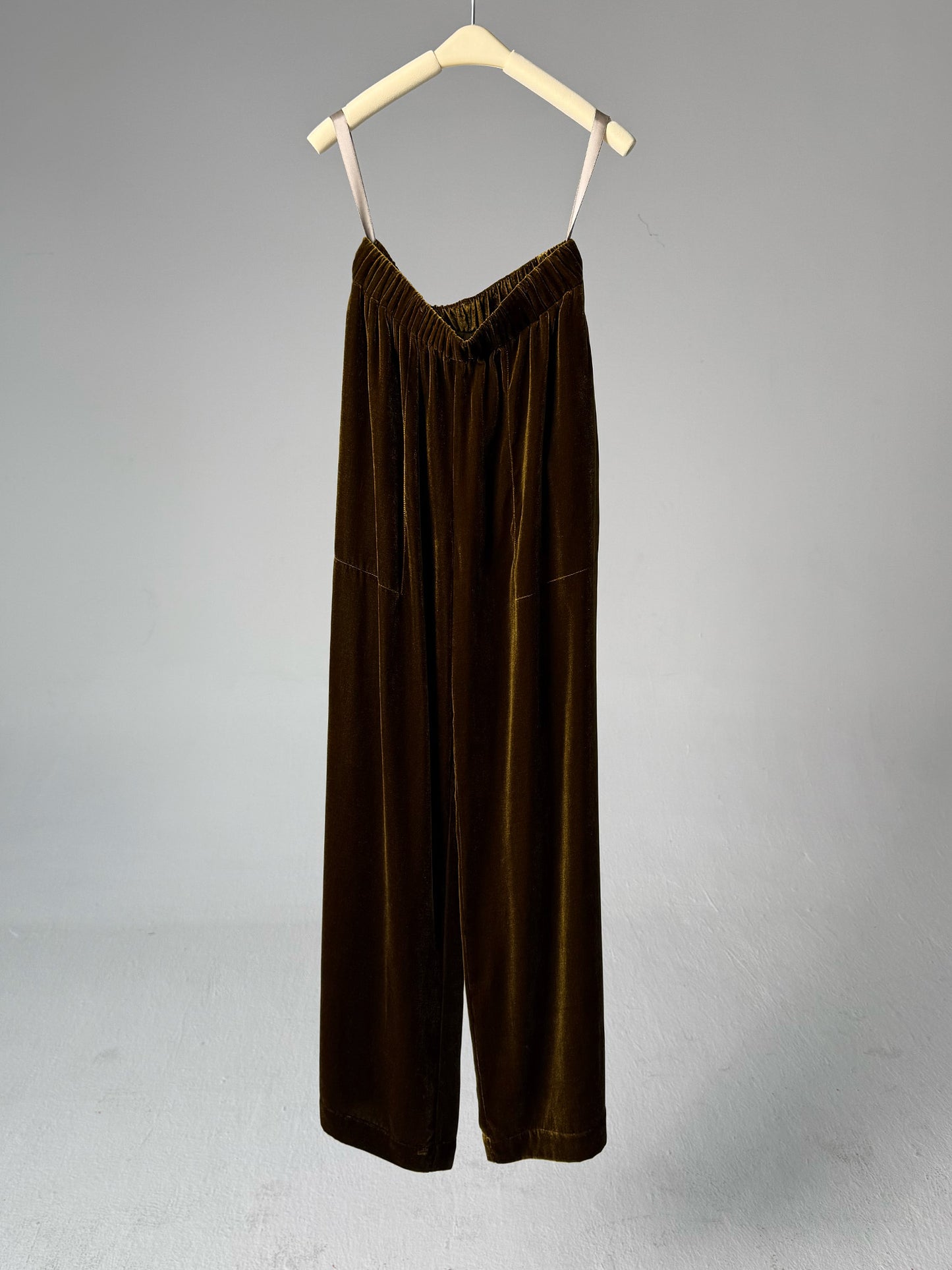 LABELDEL 25AW咖金丝绒长裤白底图