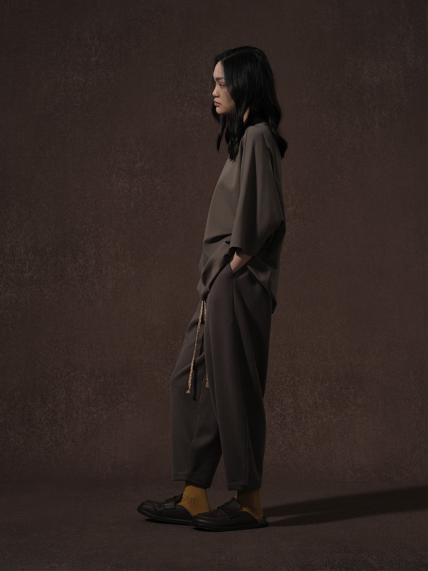 LABELDEL 25AW深灰小花T 卫裤2