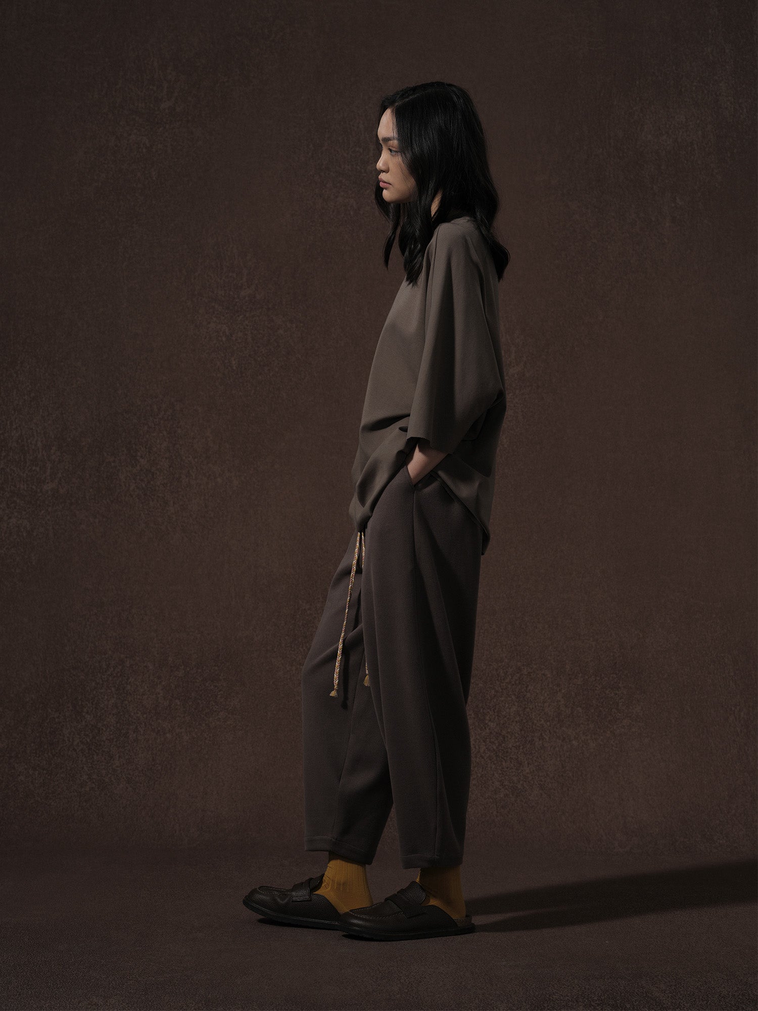 LABELDEL 25AW深灰小花T 卫裤2