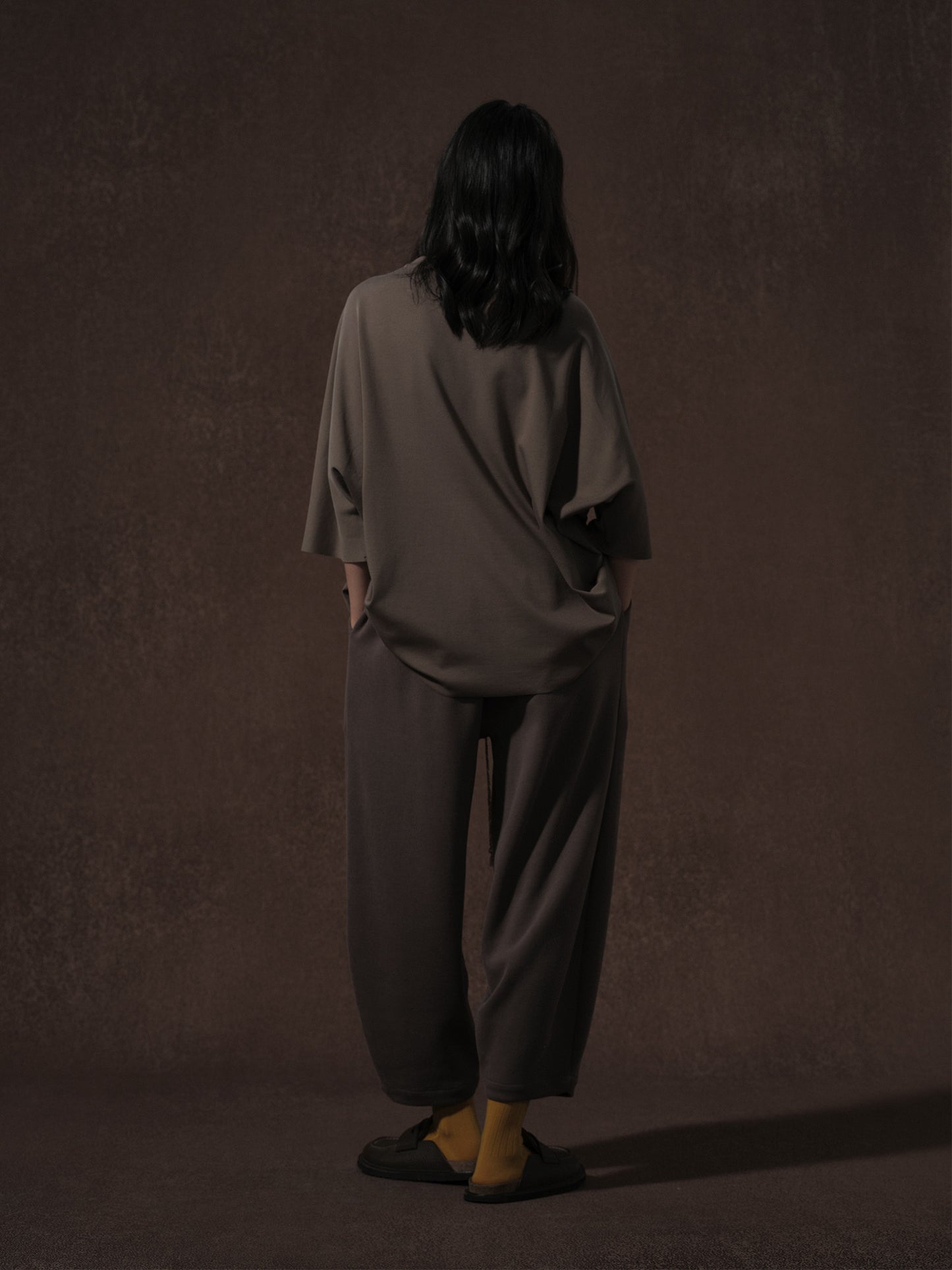 LABELDEL 25AW深灰小花T 卫裤3