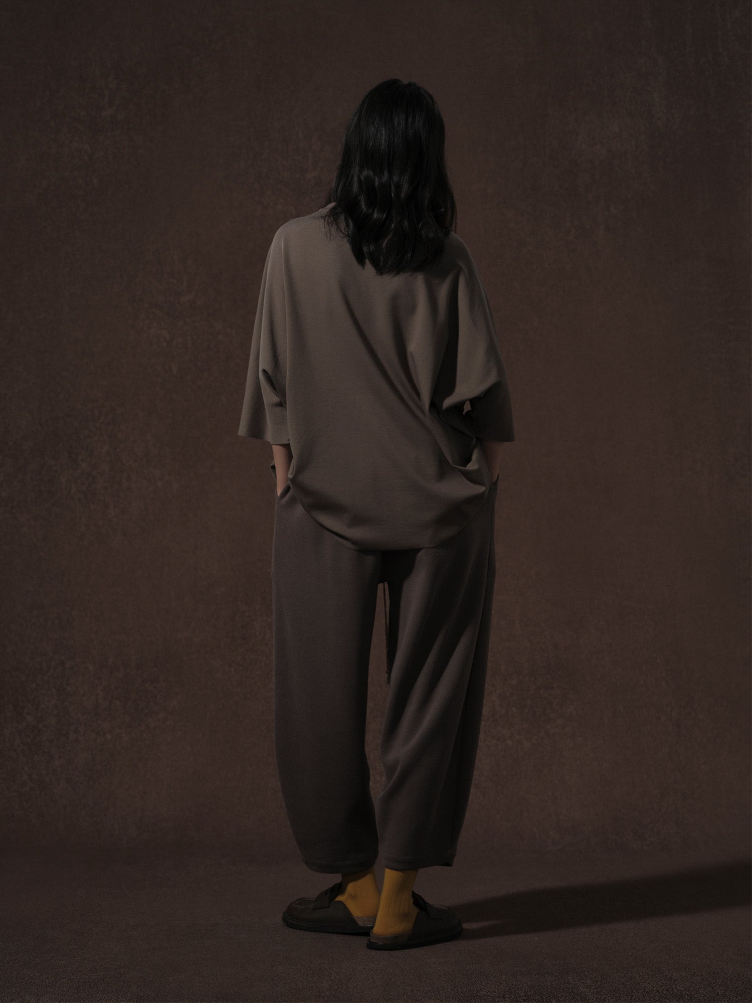 LABELDEL 25AW深灰小花T 卫裤3