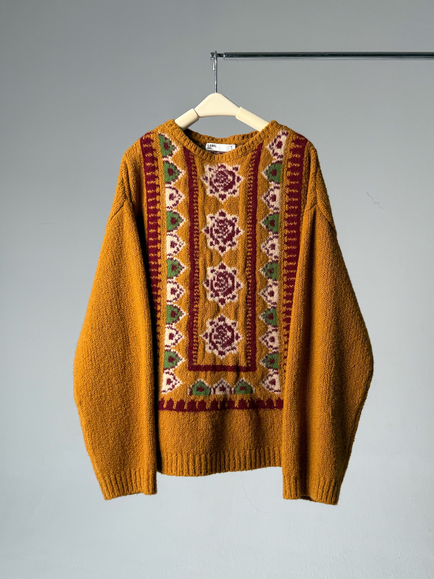 LABELDEL 25AW姜黄唐纹地毯毛衣白底图