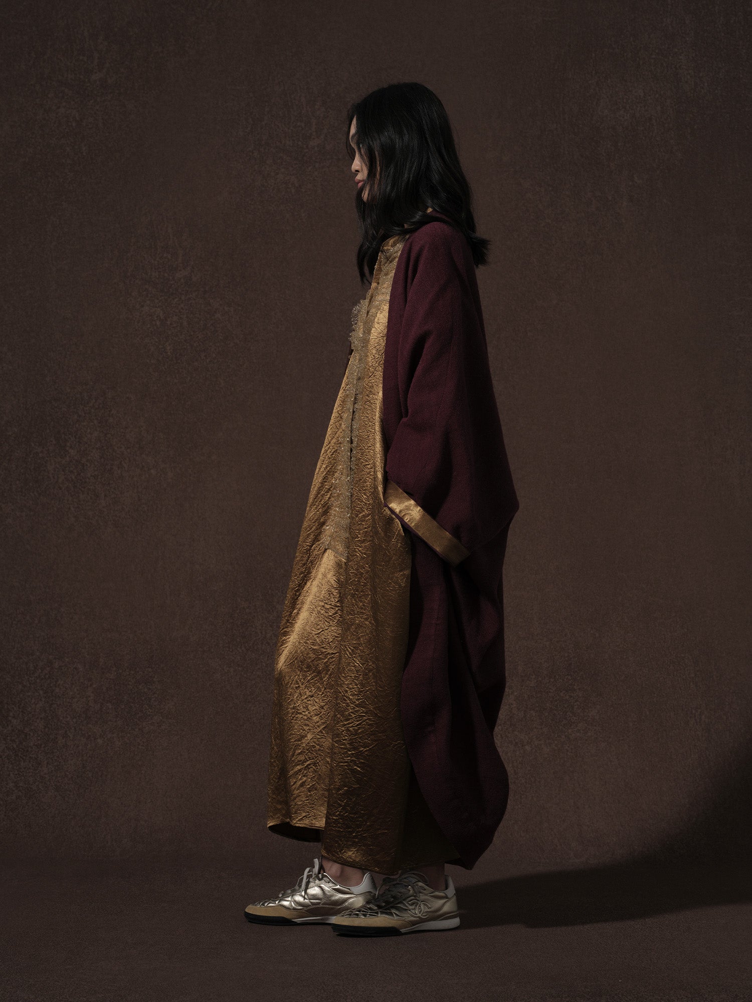 LABELDEL 25AW金色醋酸拼纱长袍 红色麻毛披风3