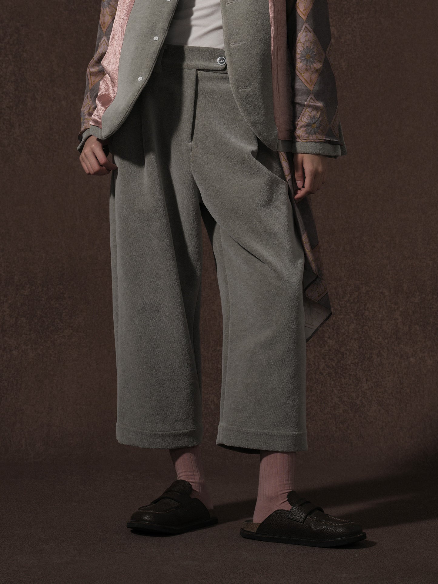 LABELDEL 25AW灰色平绒九分裤1