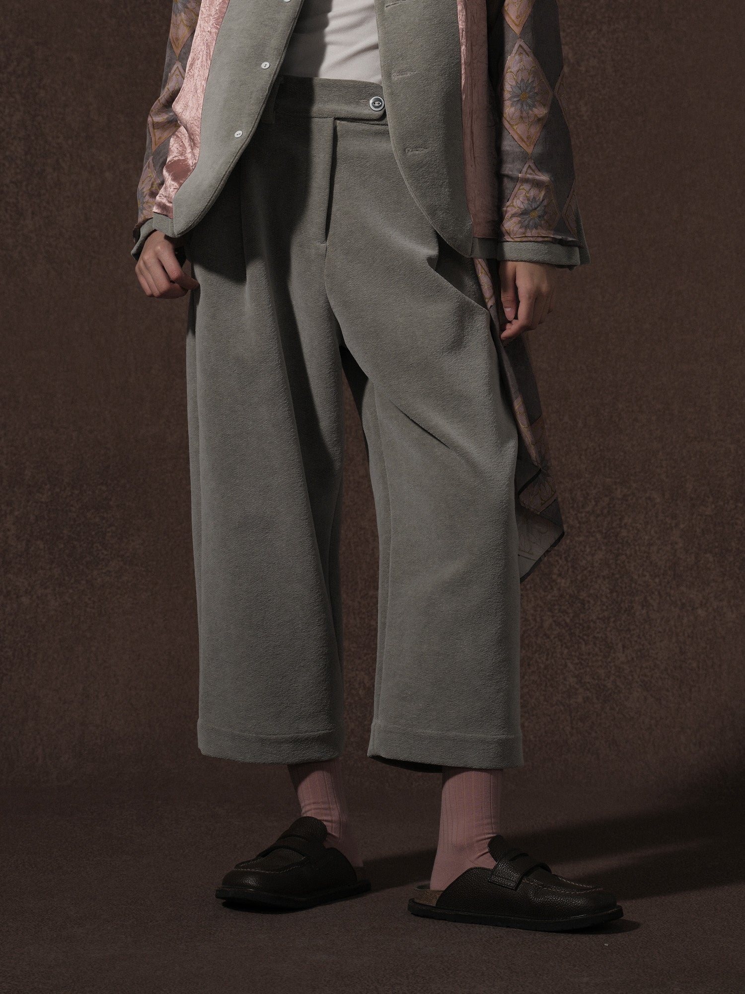 LABELDEL 25AW灰色平绒九分裤1