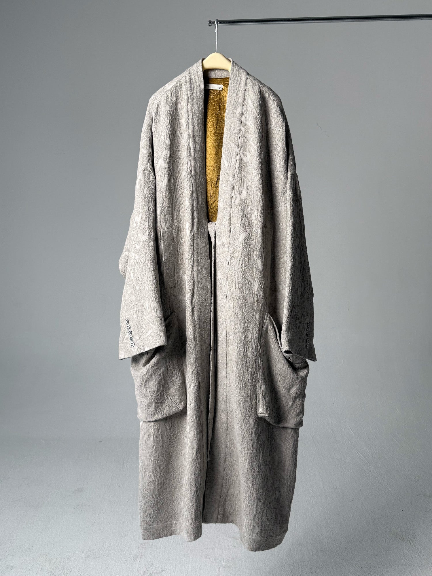 LABELDEL 25AW亚麻提花长袍大衣白底图