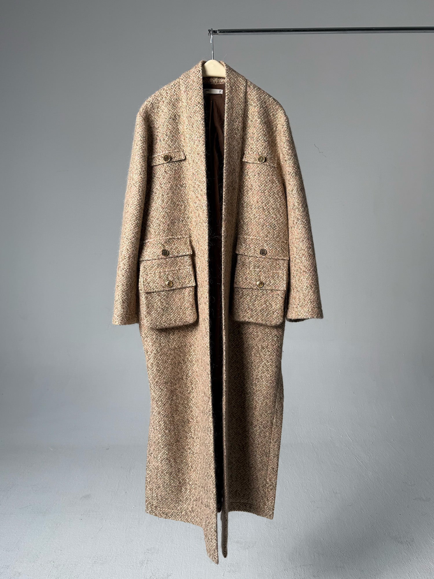 LABELDEL 25AW鱼鳞纹粗花呢六袋大衣白底图