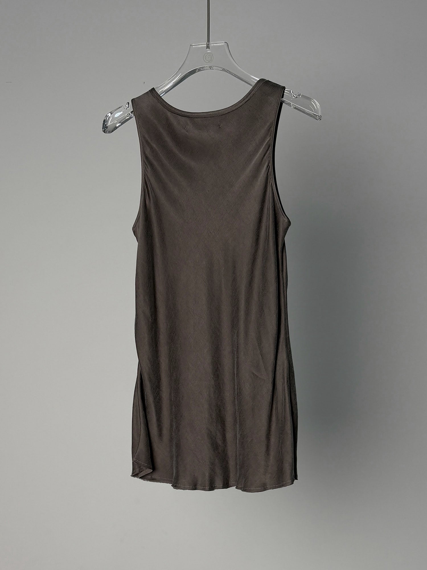 LABELDEL 25SS青灰铜氨圆领背心白底图2