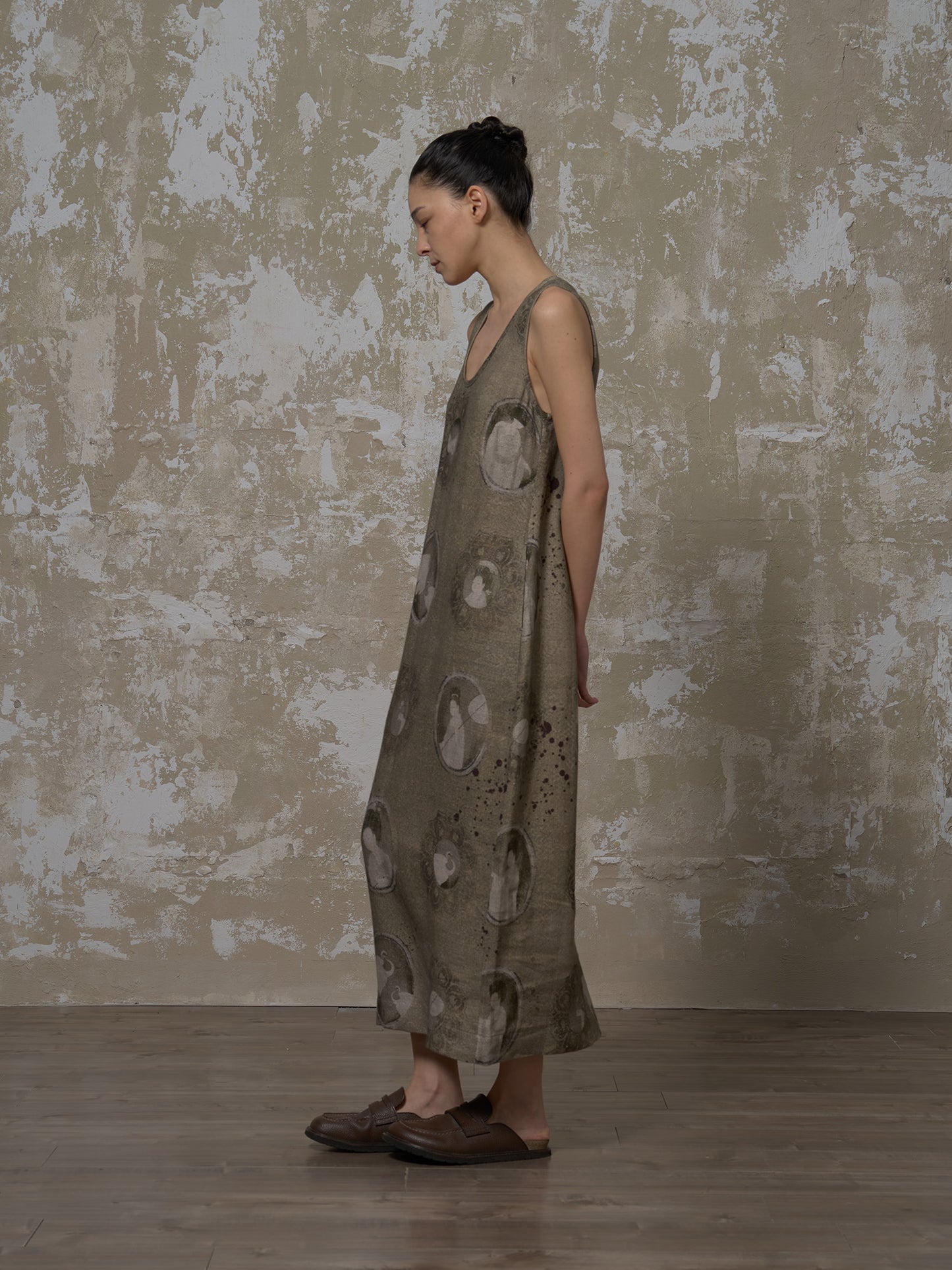 LABELDEL 25SS簪花仕女图绿麻印花连衣裙2