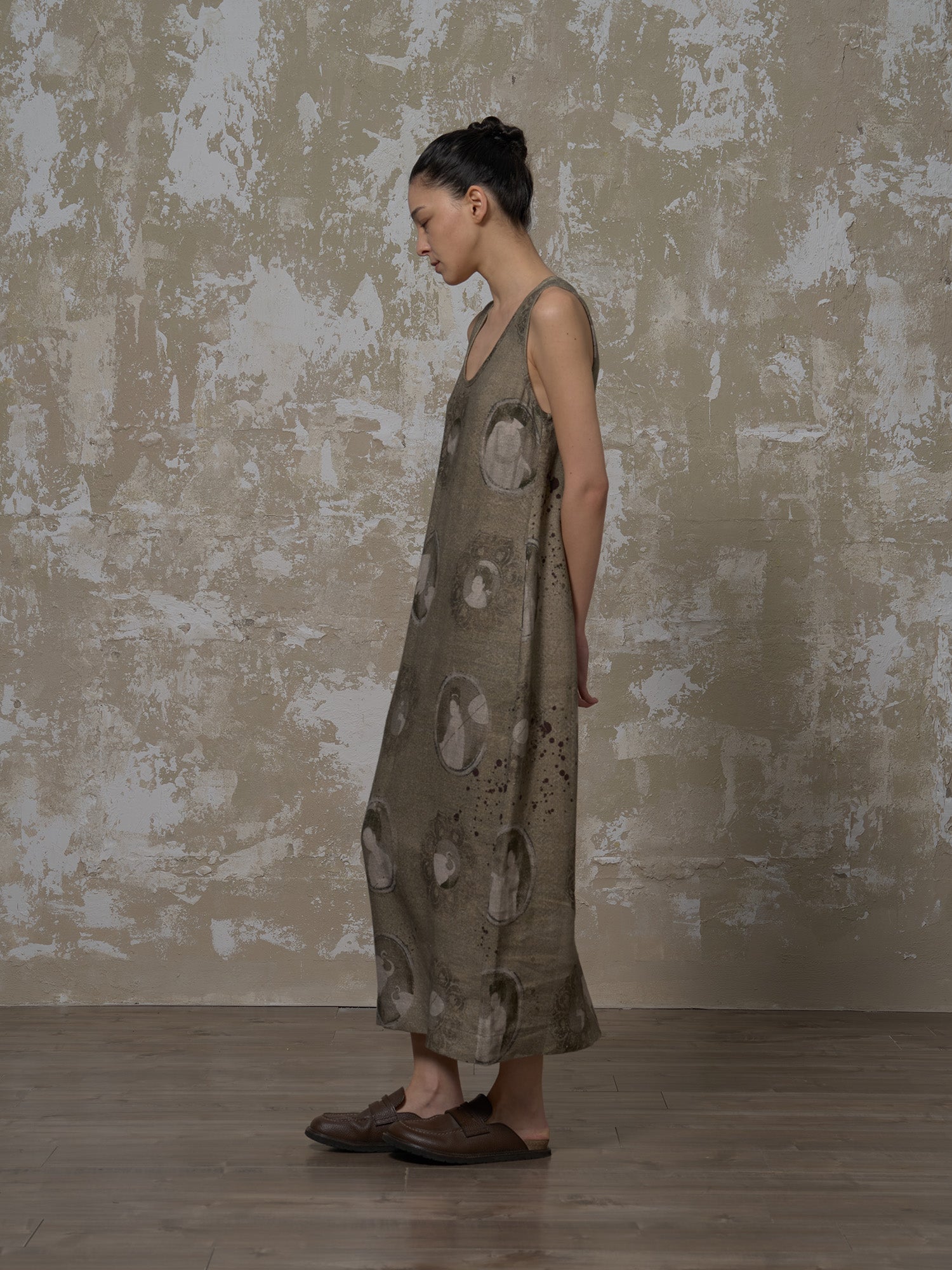 LABELDEL 25SS簪花仕女图绿麻印花连衣裙2