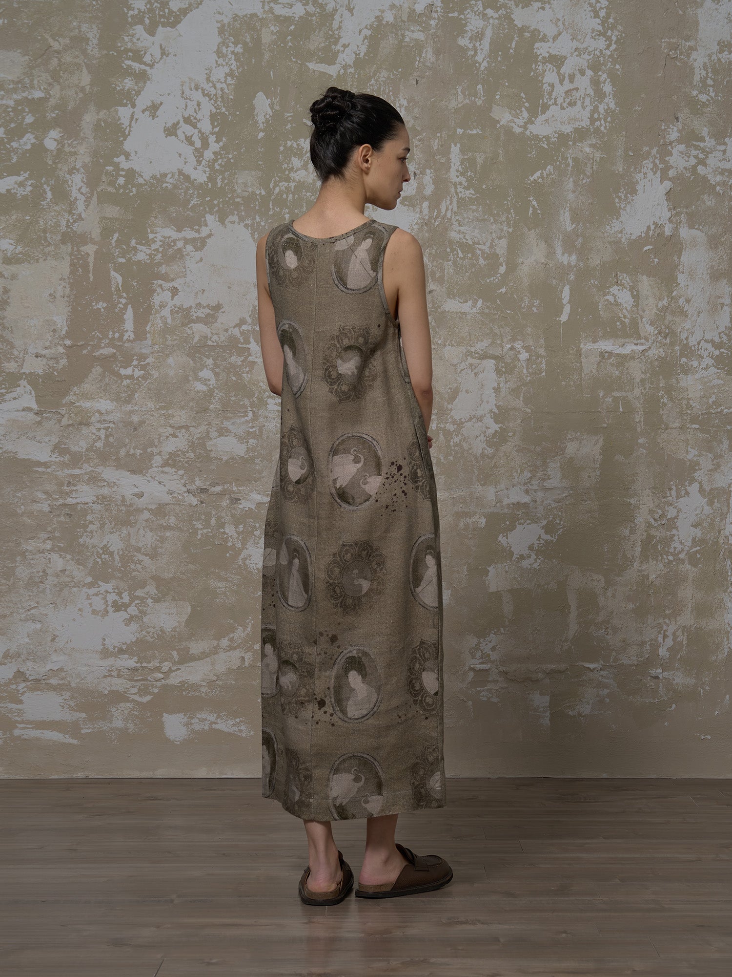 LABELDEL 25SS簪花仕女图绿麻印花连衣裙3