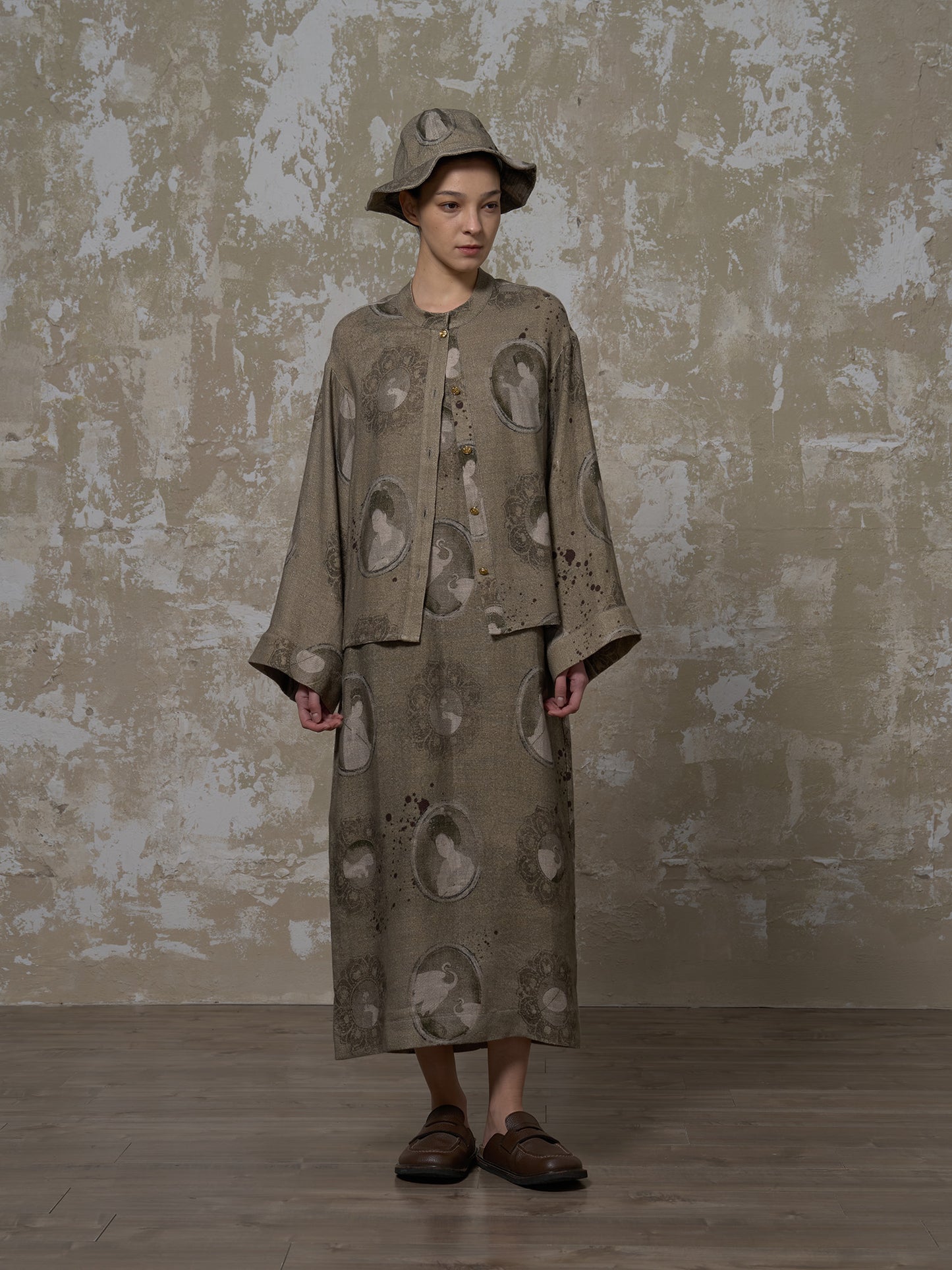 LABELDEL 25SS簪花仕女图绿麻印花长袖衬衫1