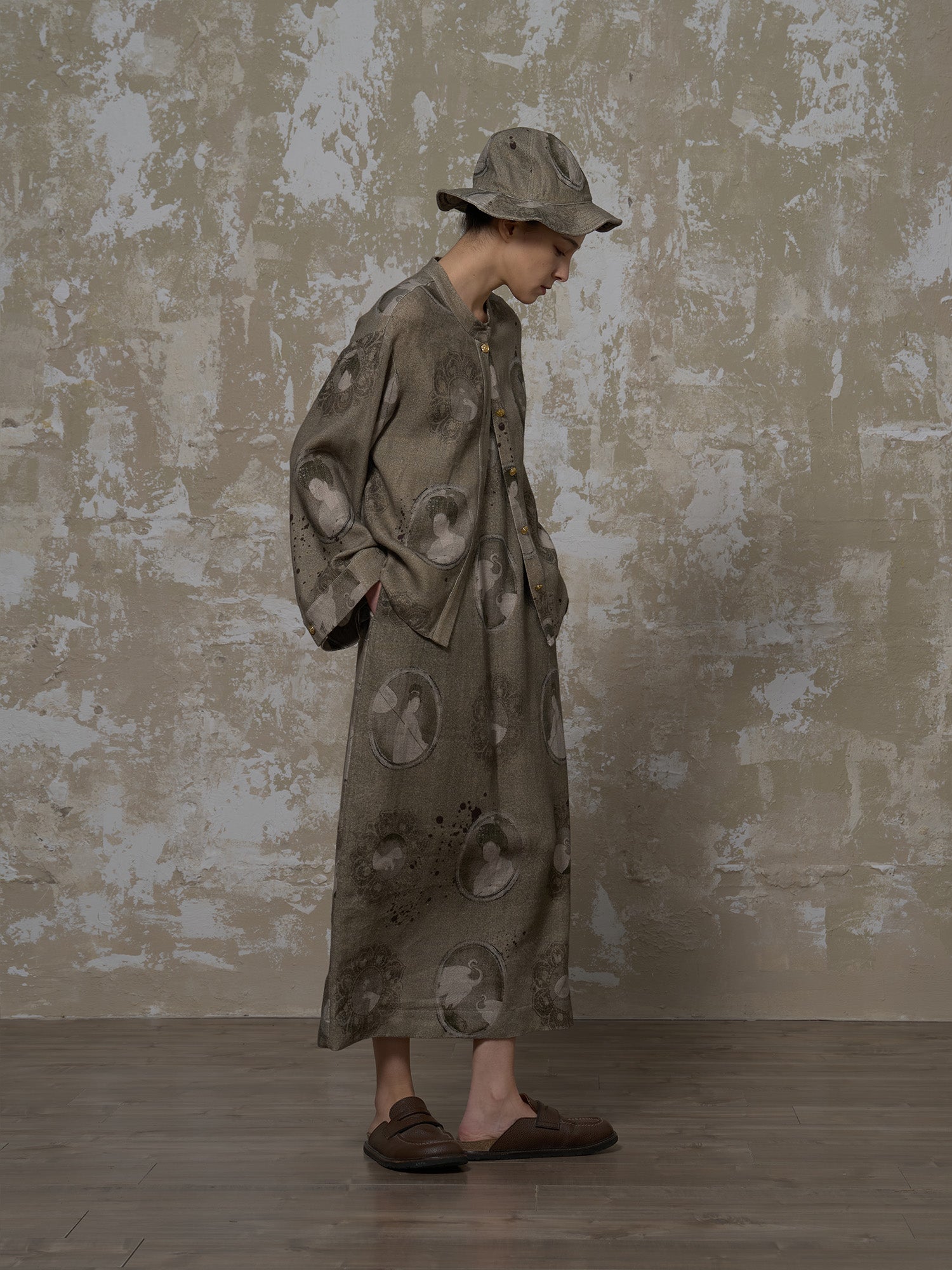 LABELDEL 25SS簪花仕女图绿麻印花长袖衬衫2