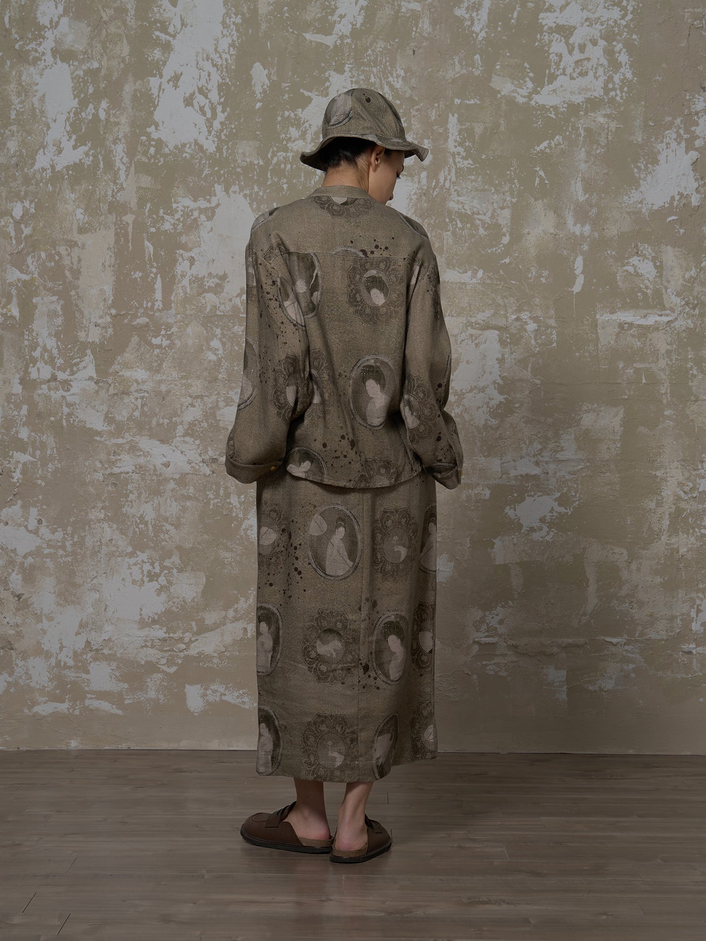 LABELDEL 25SS簪花仕女图绿麻印花长袖衬衫3