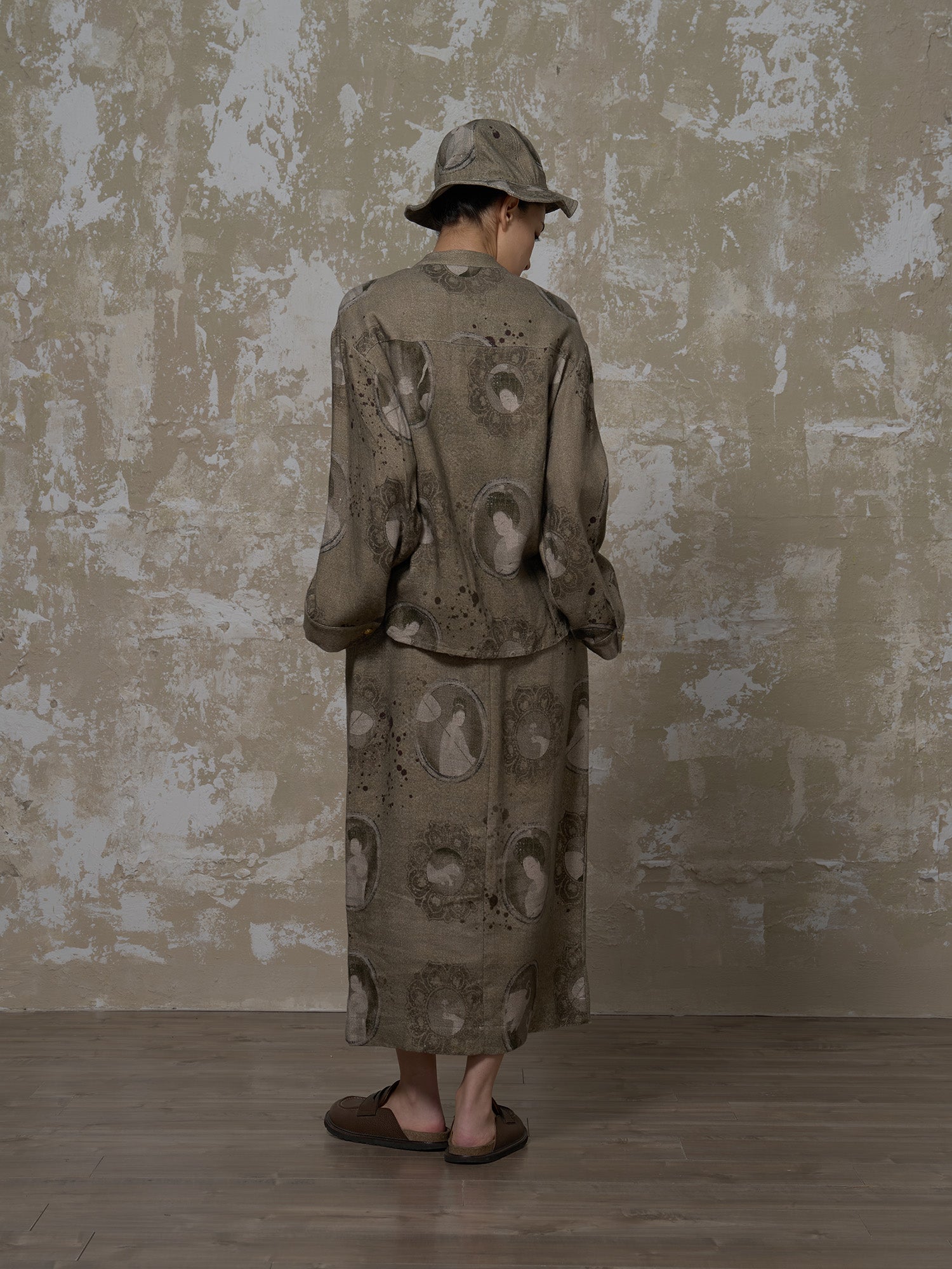 LABELDEL 25SS簪花仕女图绿麻印花长袖衬衫3