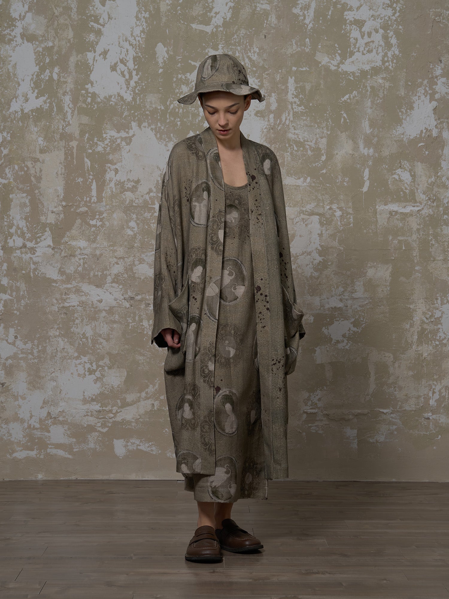 LABELDEL 25SS簪花仕女图绿麻印花长袍2