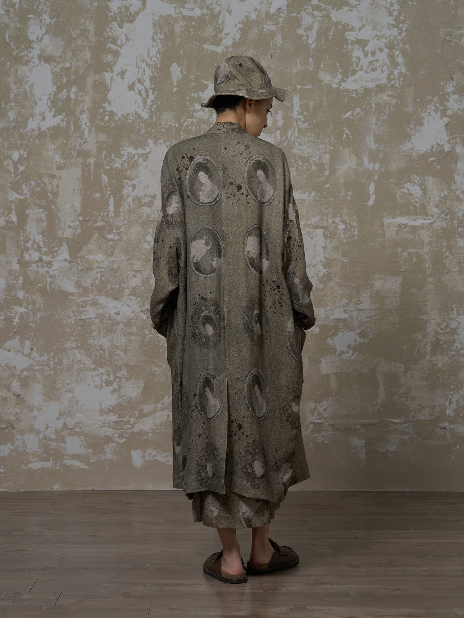 LABELDEL 25SS簪花仕女图绿麻印花长袍3