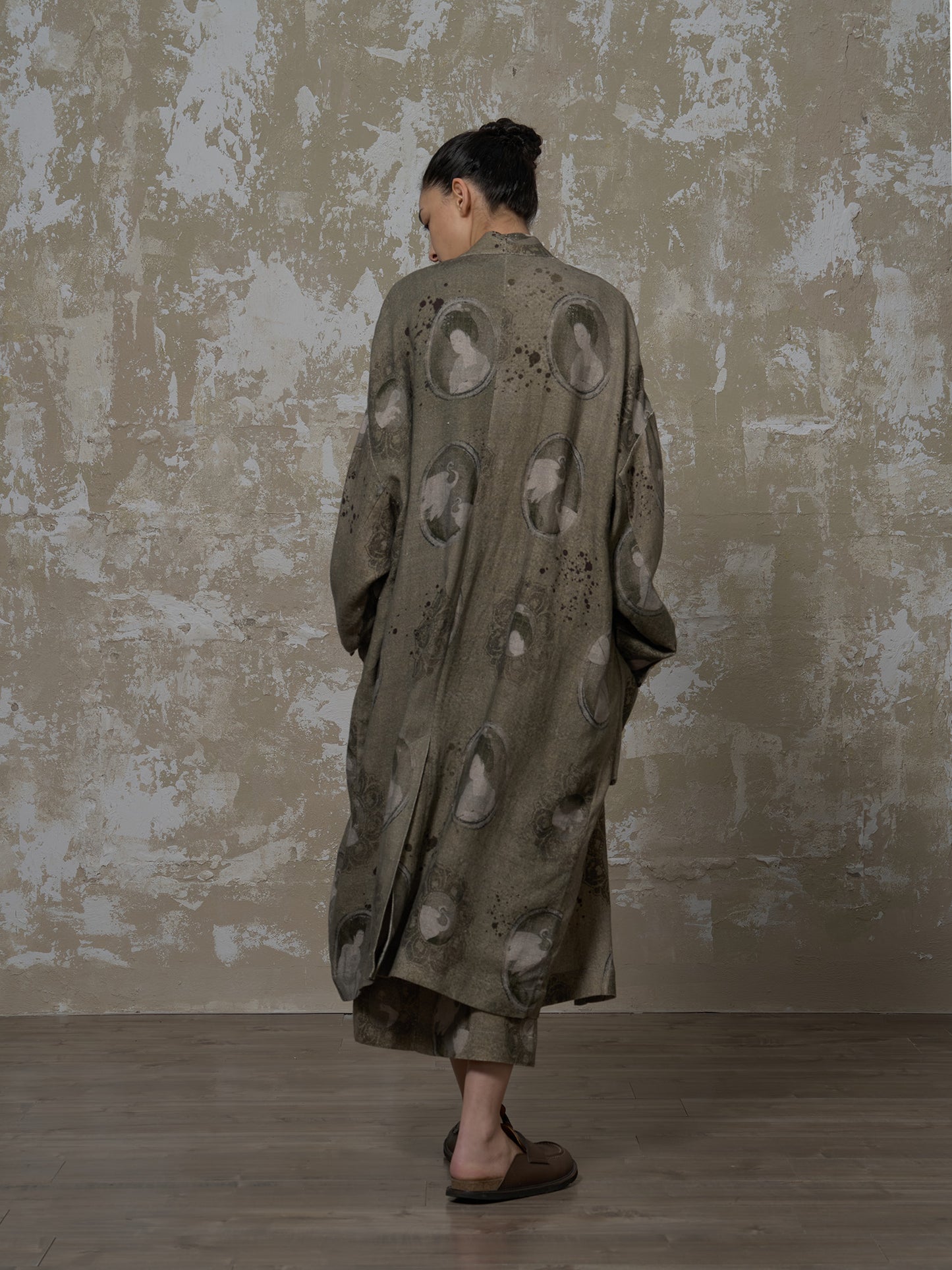 LABELDEL 25SS簪花仕女图绿麻印花长袍5