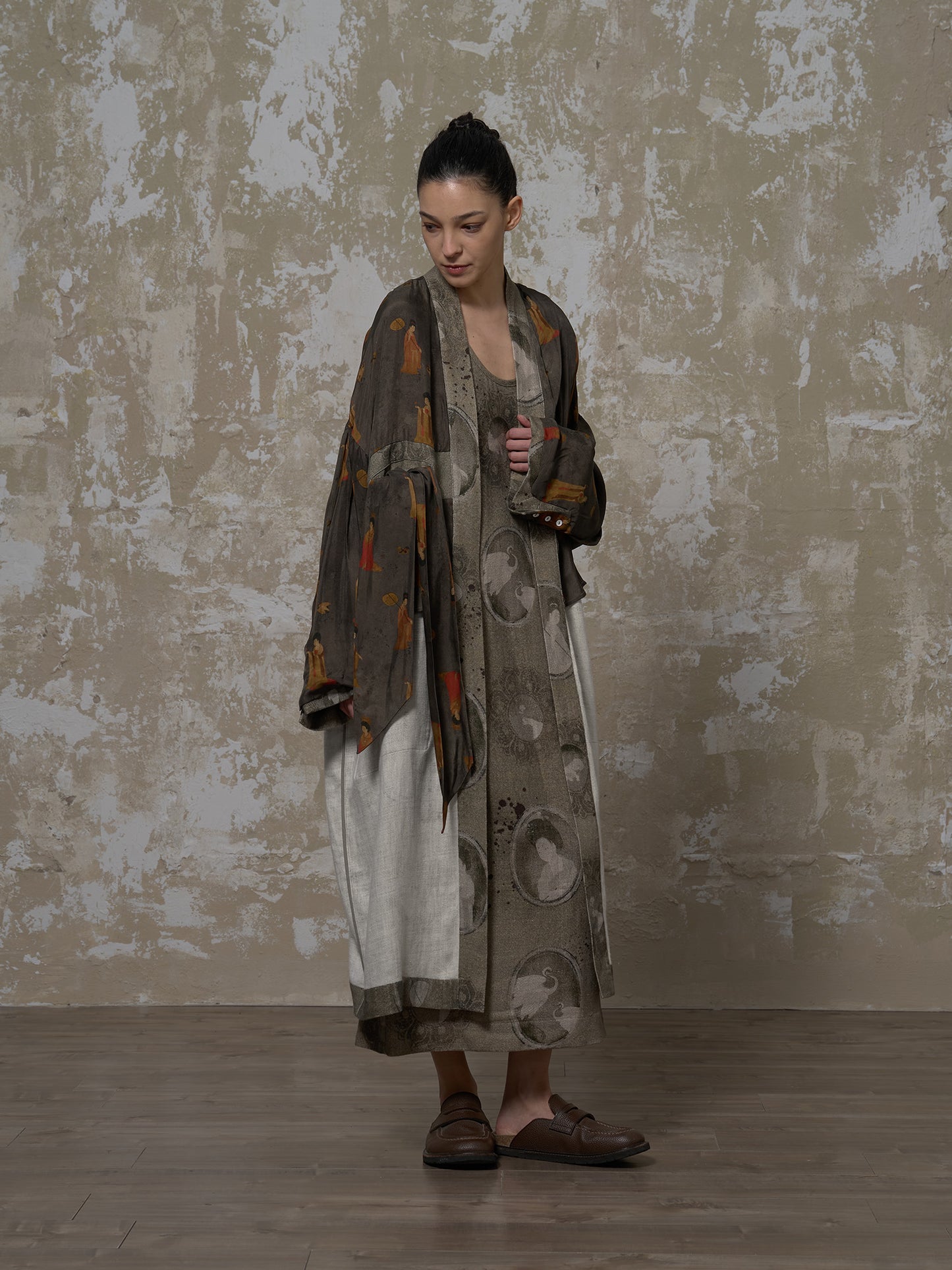 LABELDEL 25SS簪花仕女图绿麻印花长袍6