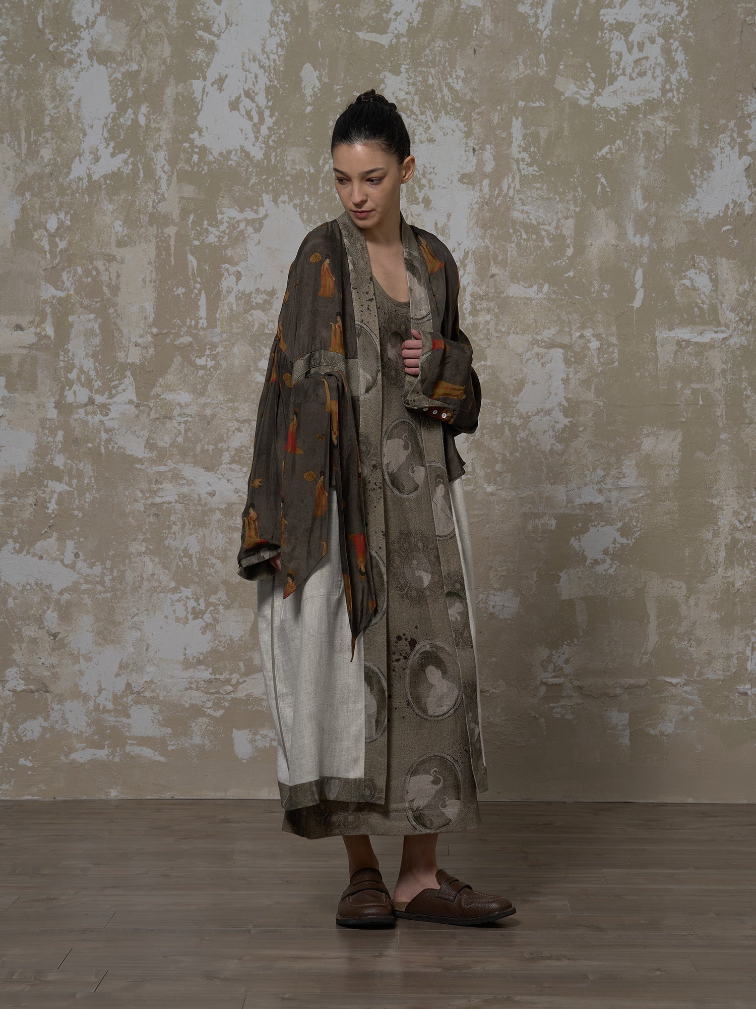 LABELDEL 25SS簪花仕女图绿麻印花长袍6