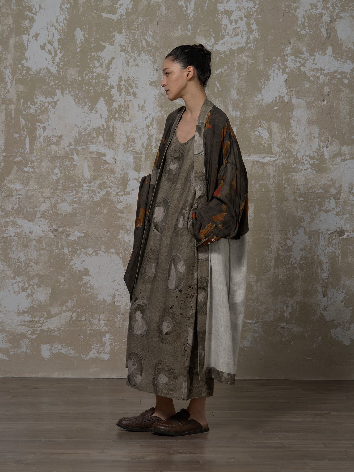 LABELDEL 25SS簪花仕女图绿麻印花长袍7