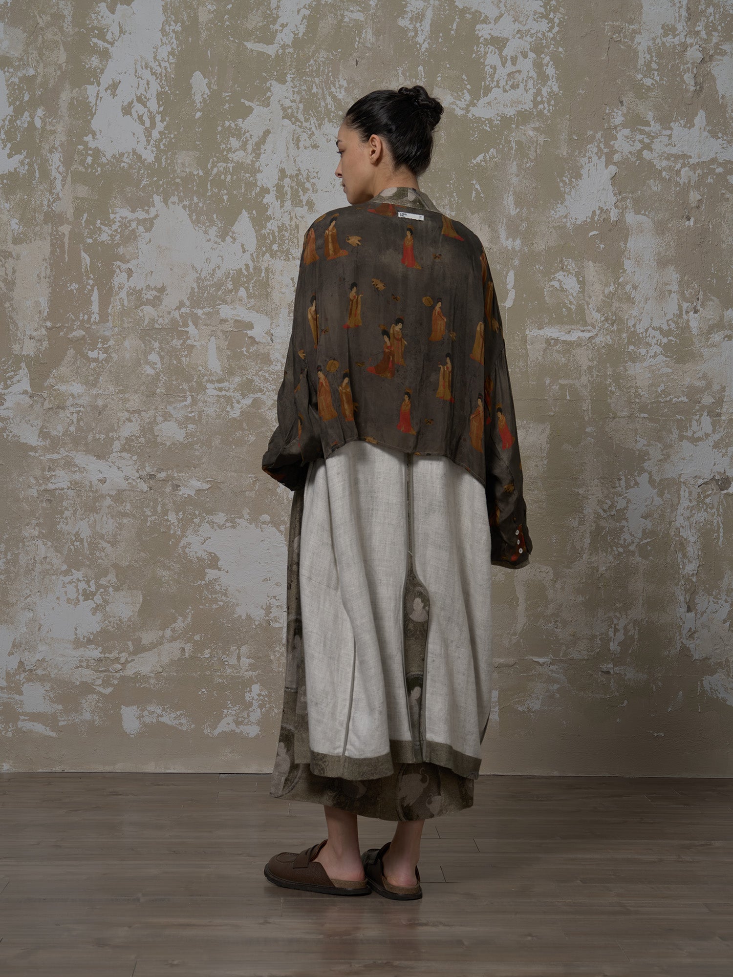 LABELDEL 25SS簪花仕女图绿麻印花长袍8