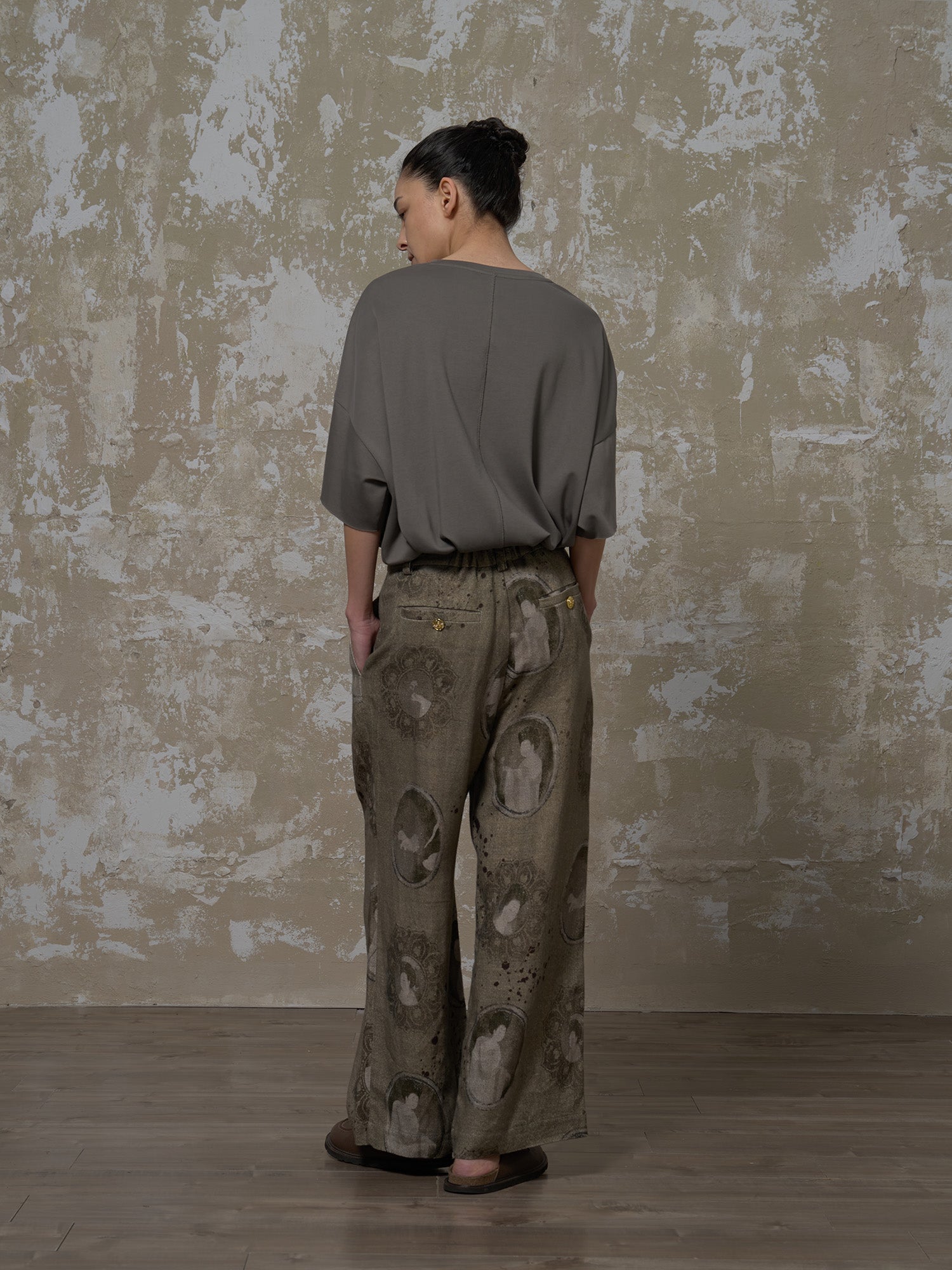 LABELDEL 25SS簪花仕女图绿麻印花长裤3