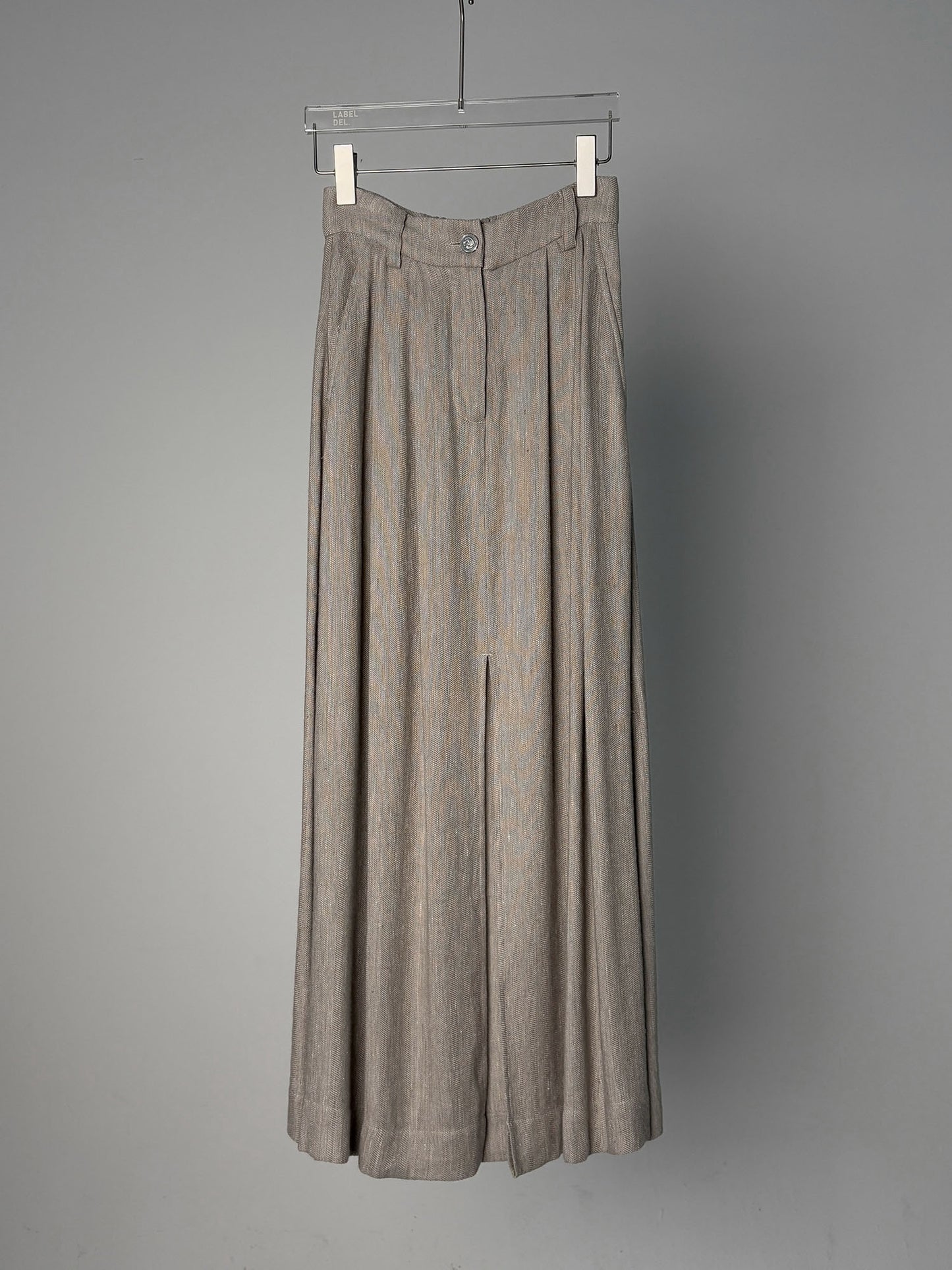 LABELDEL 25SS灰色亚麻半裙白底图1