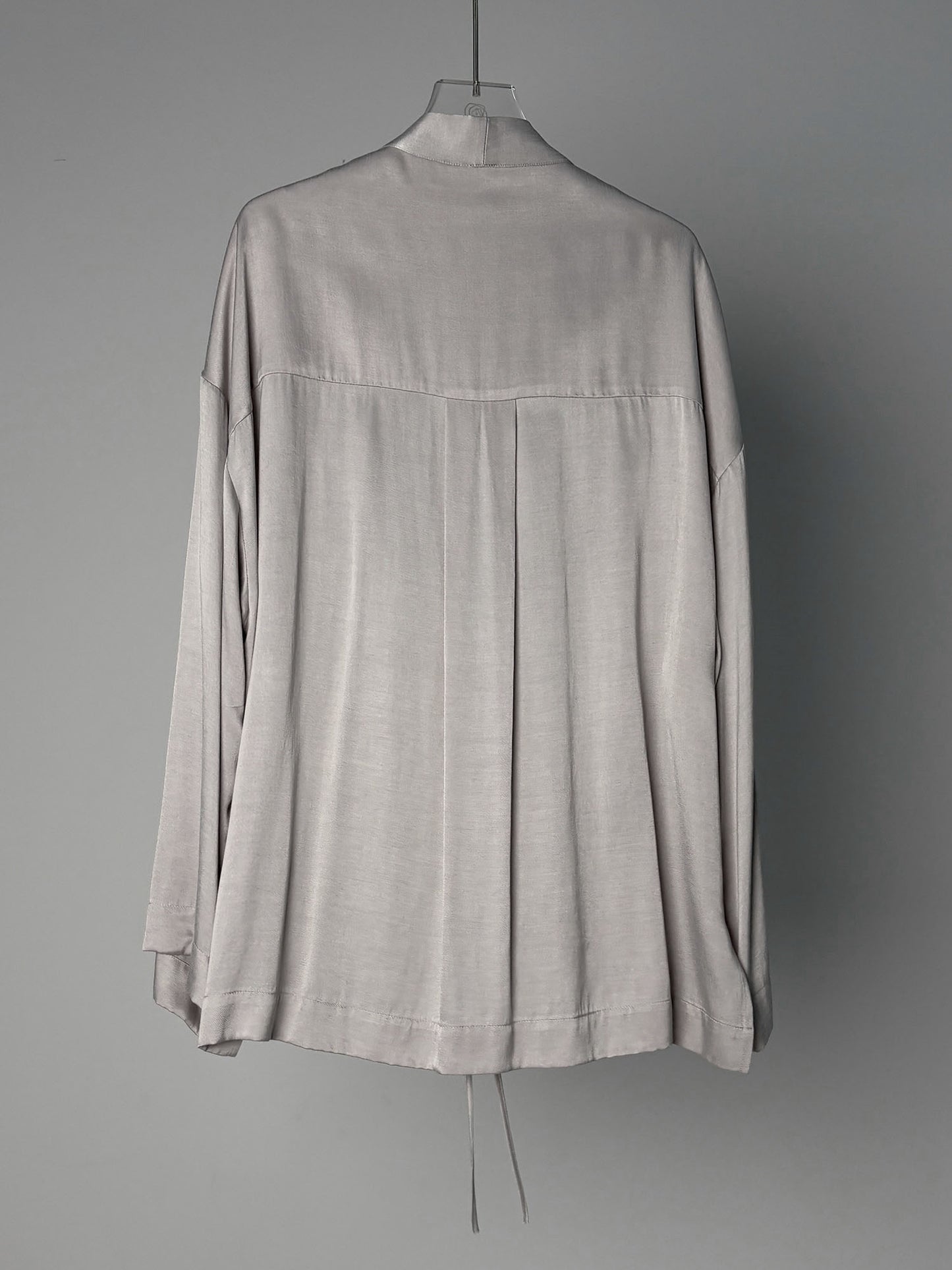 LABELDEL 25SS银灰铜氨道袍白底图2