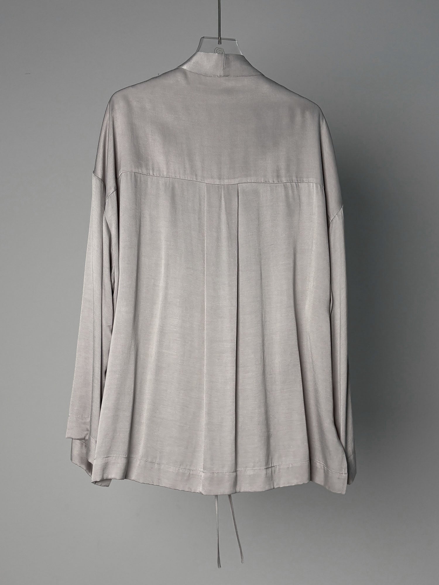 LABELDEL 25SS银灰铜氨道袍白底图2