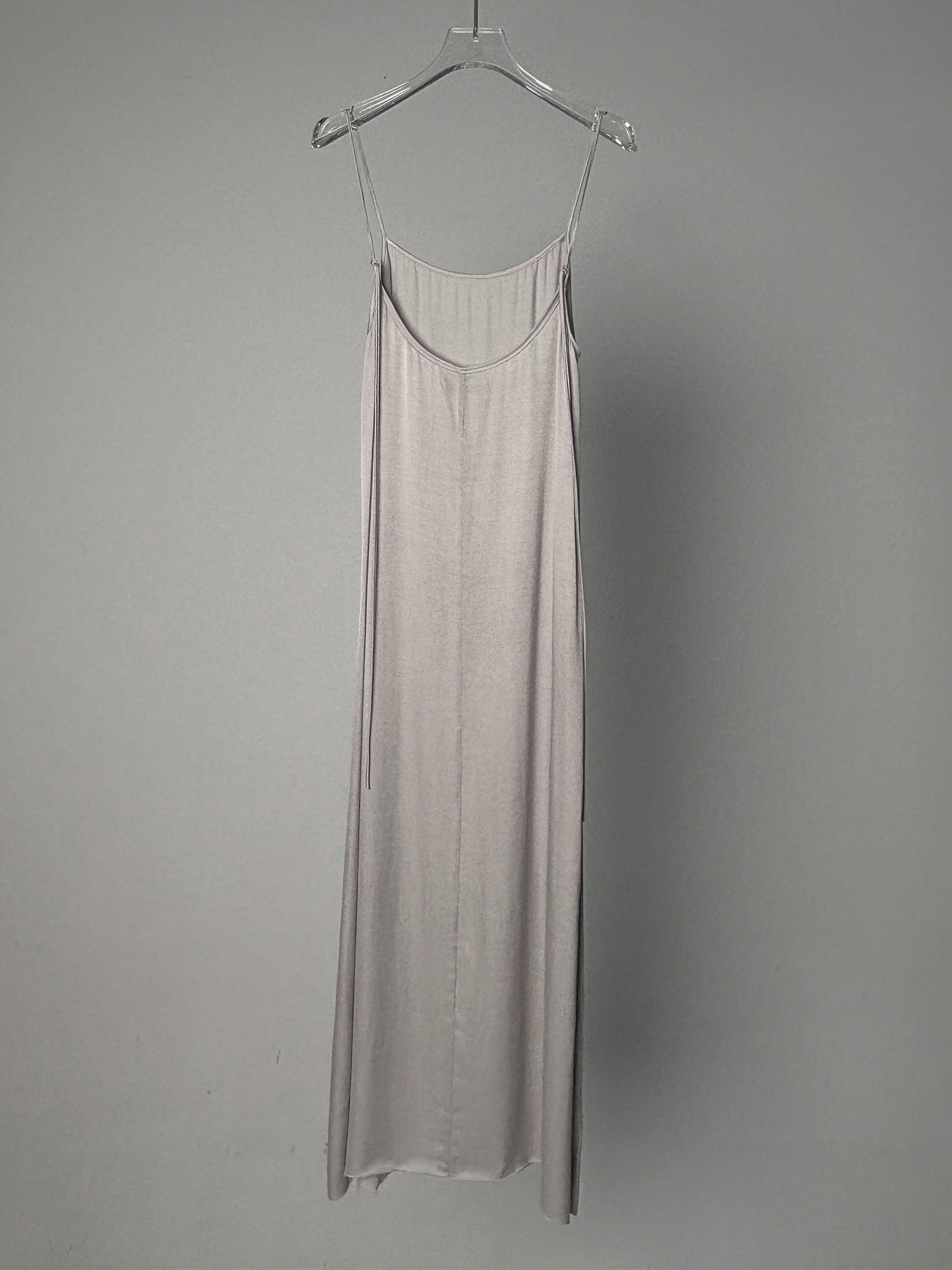 LABELDEL 25SS银灰铜氨连衣裙白底图2