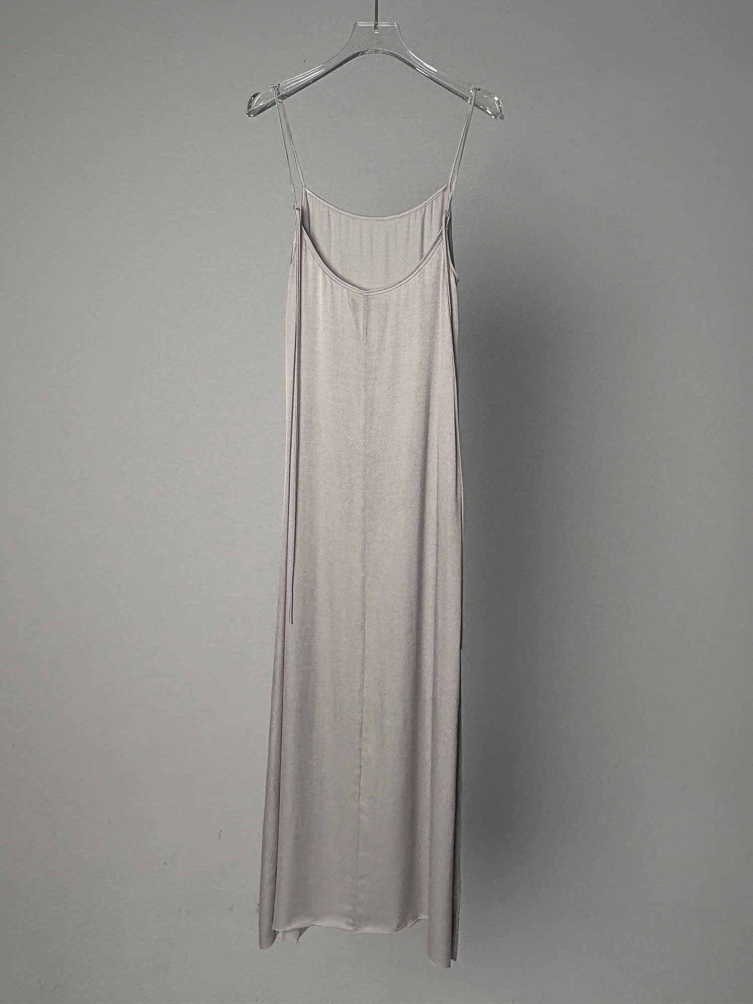 LABELDEL 25SS银灰铜氨连衣裙白底图2