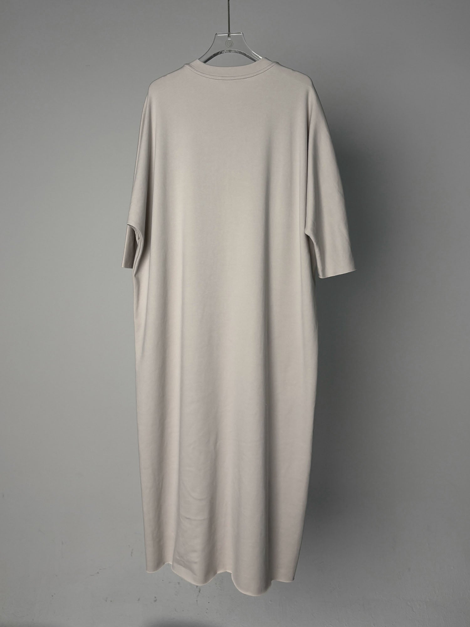 LABELDEL 25SS 银灰色小花T恤连衣裙白底图2