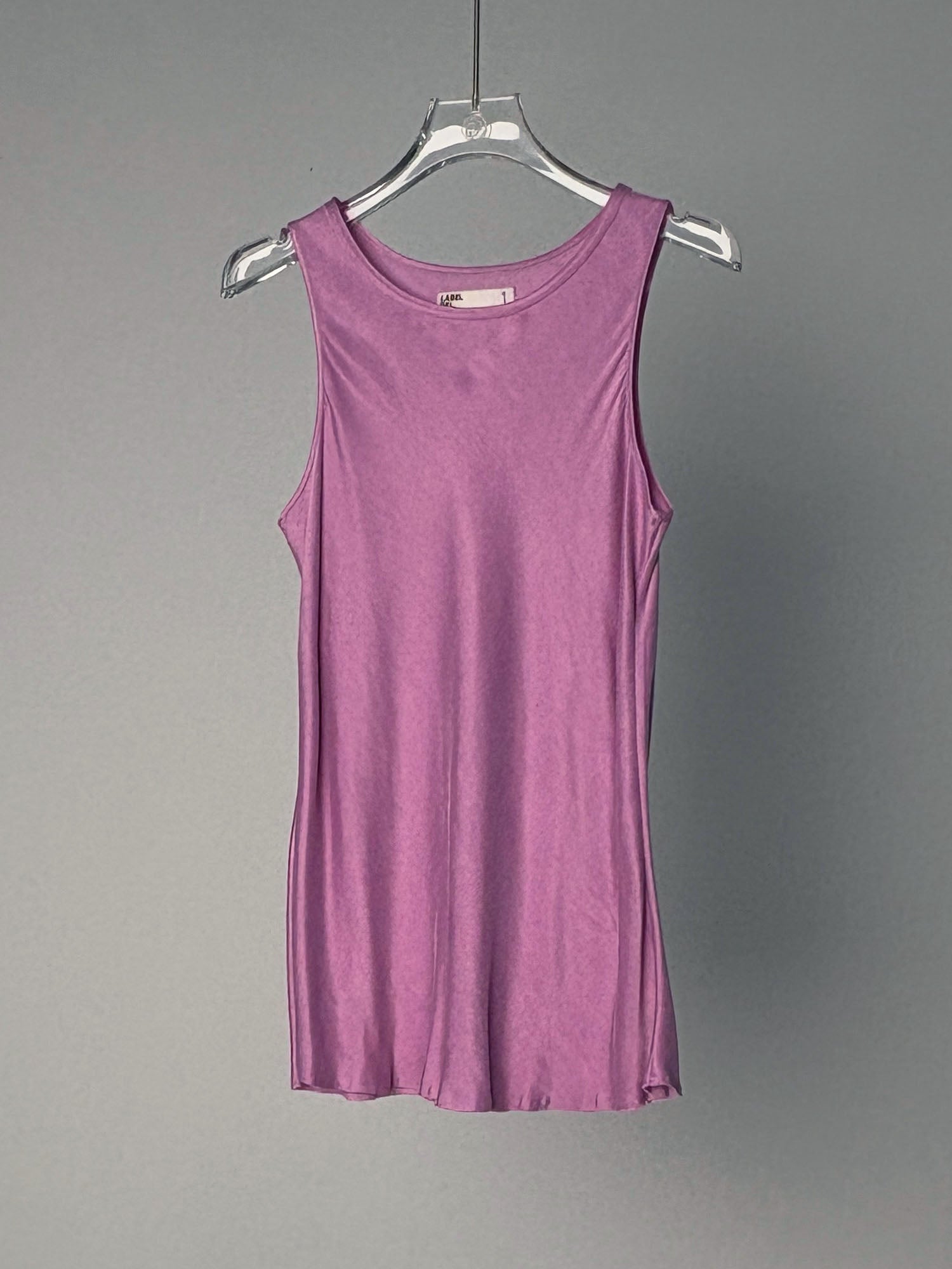 LABELDEL 25SS粉紫铜氨圆领背心白底图