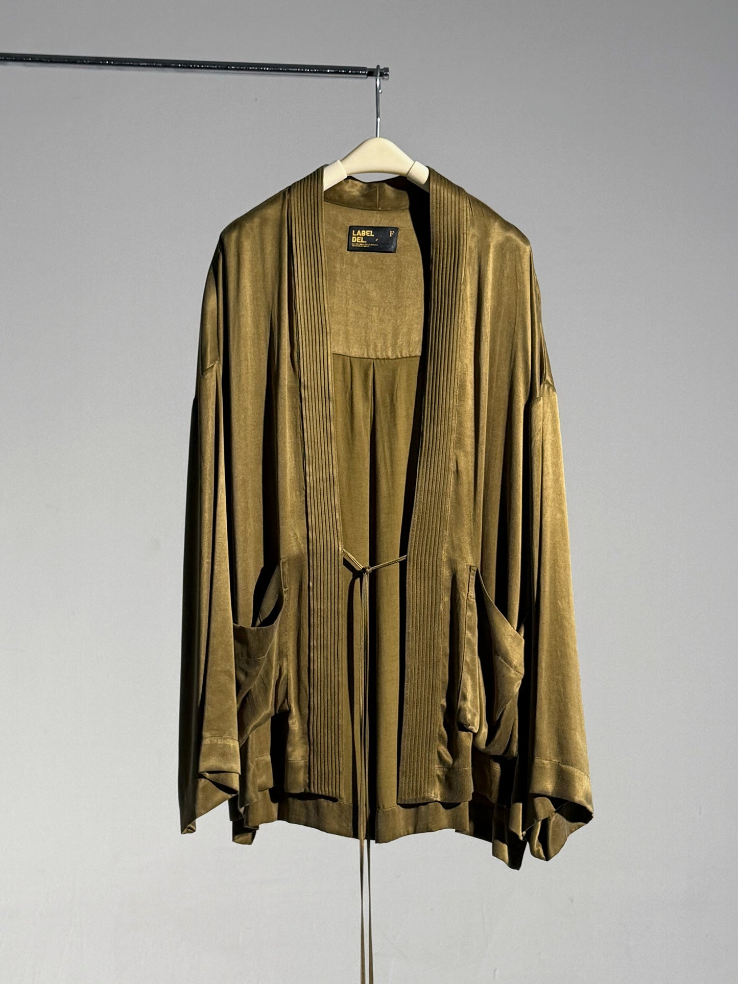 26SS 橄榄绿铜氨棉道袍白底图