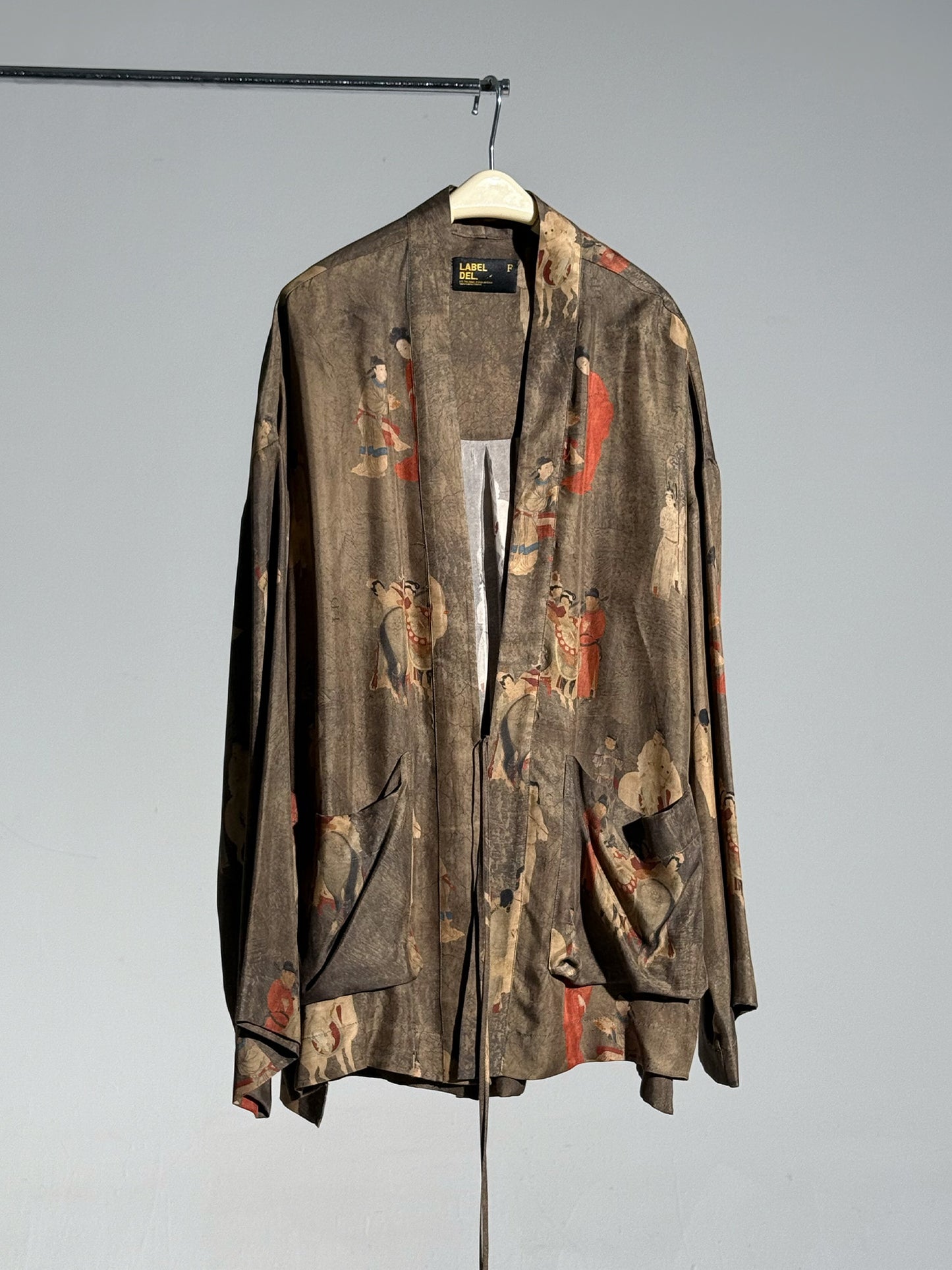 26SS 古铜人印花铜氨道袍白底图