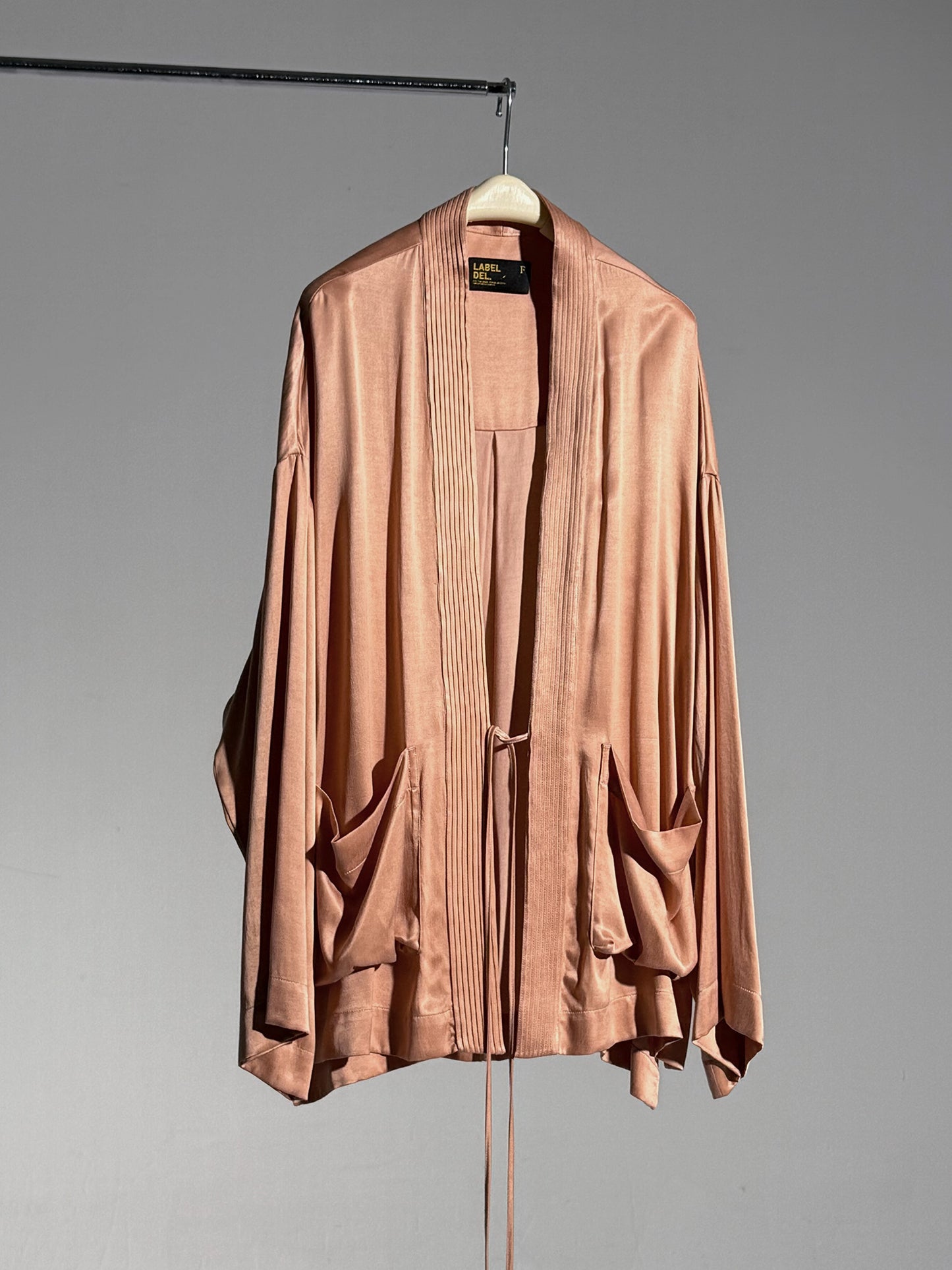 26SS 珊瑚粉铜氨棉道袍白底图