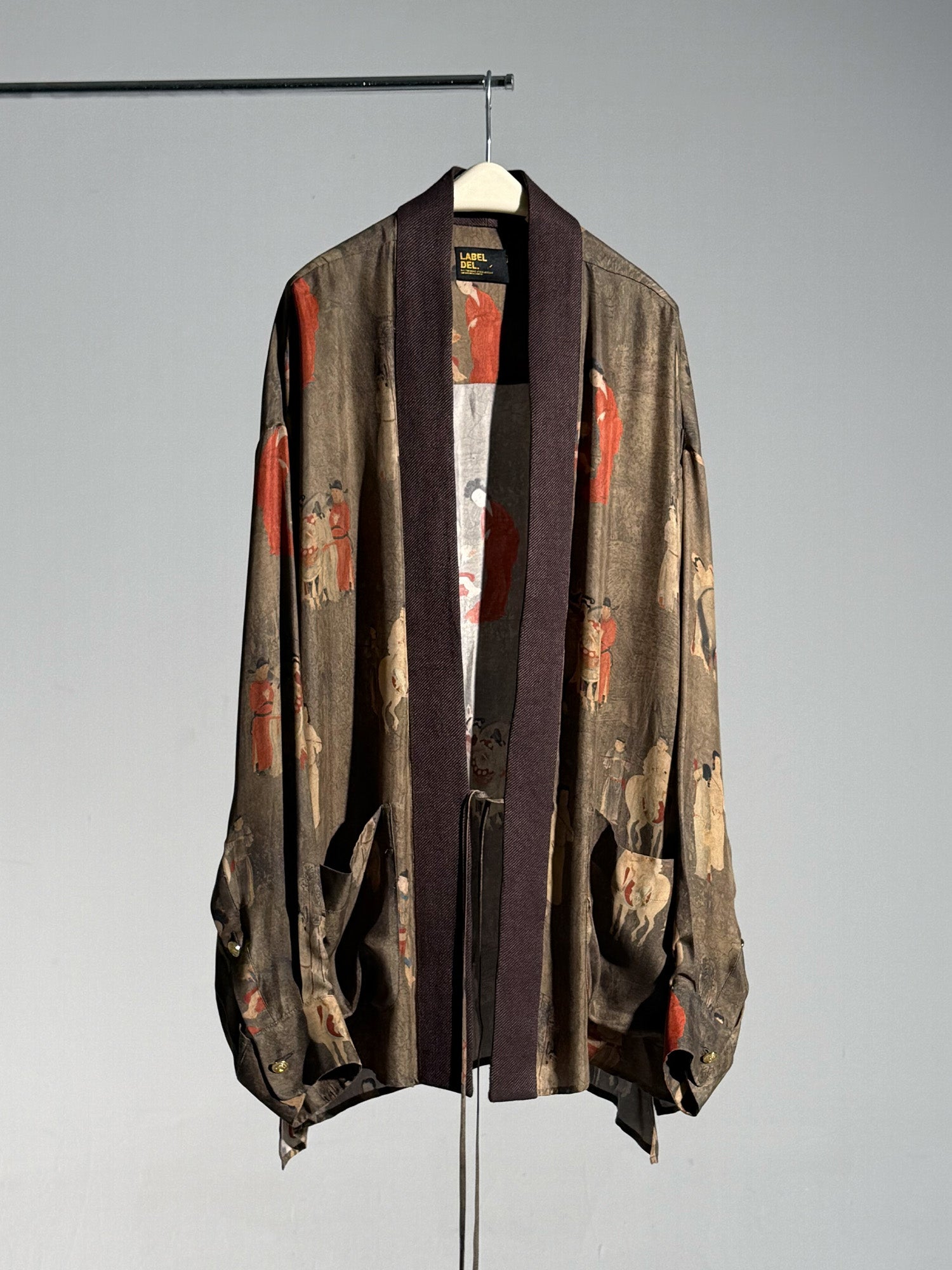 26SS 古铜人印花铜氨道袍衬衫白底图